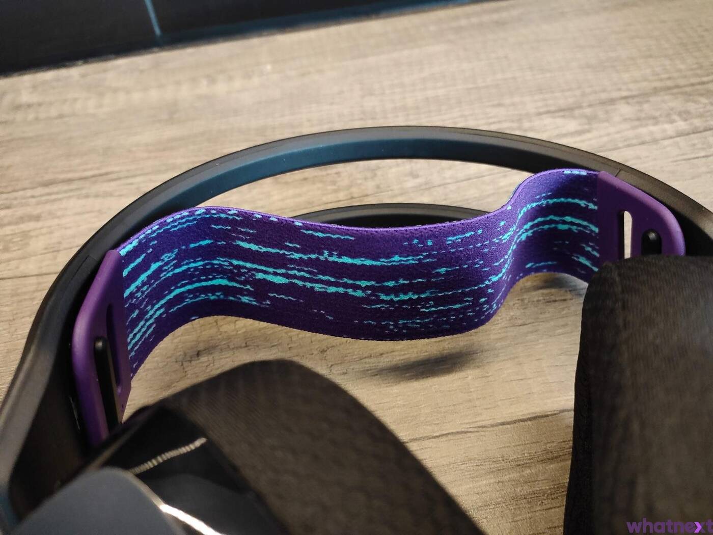 Test Logitech G335. Producent wchodzi w odważne kolory