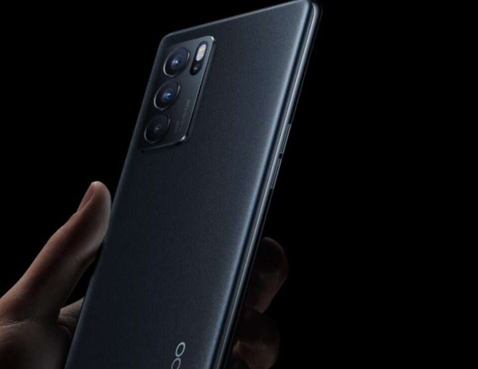 Wyciekło więcej zdjęć Oppo Reno 6 Pro