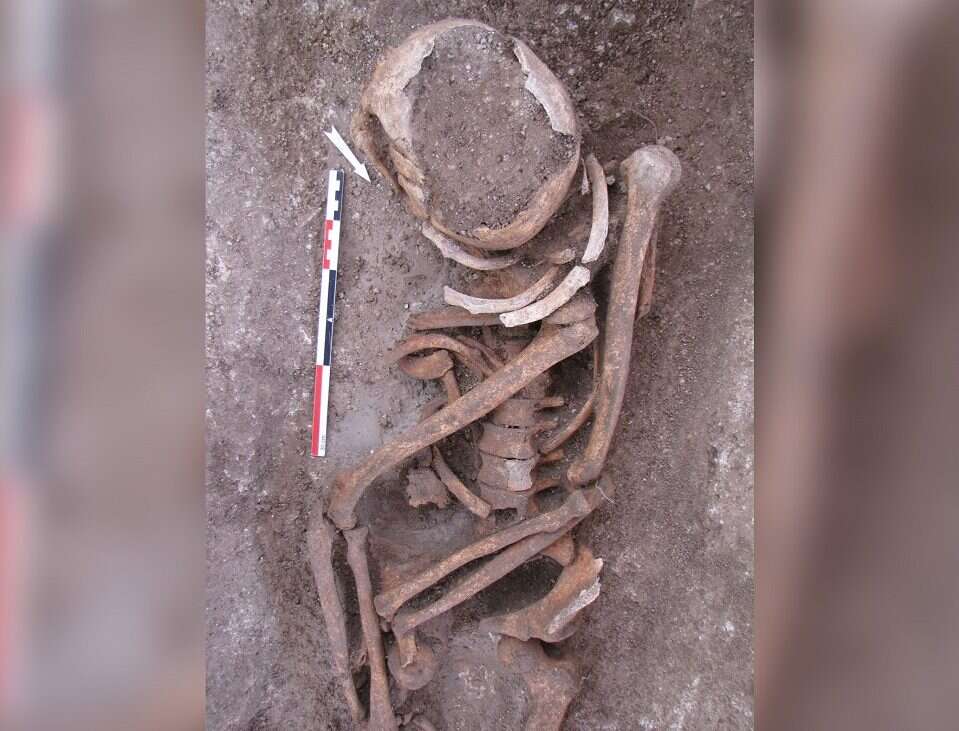 1400 lat temu ktoś rozkopywał groby. Trend występował w całej Europie