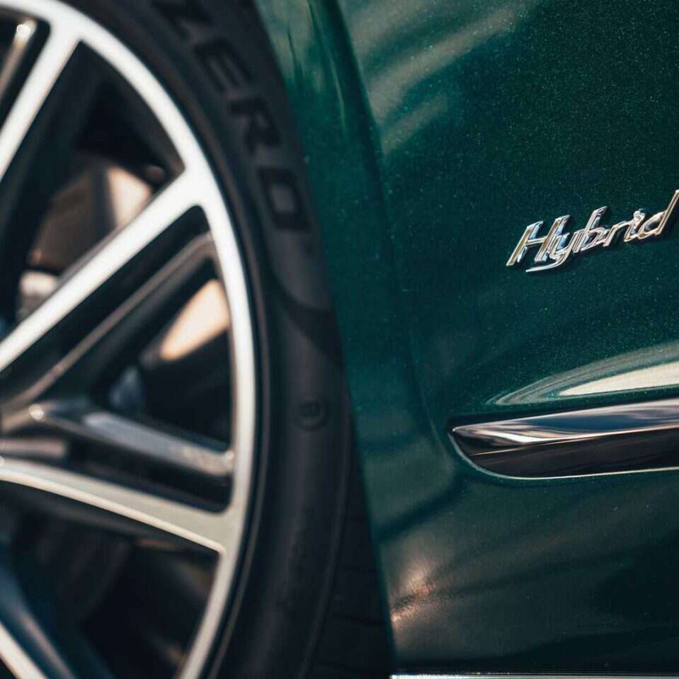Hybrydowy Bentley Flying Spur, druga najmocniejsza PHEV bentley, Bentley PHEV