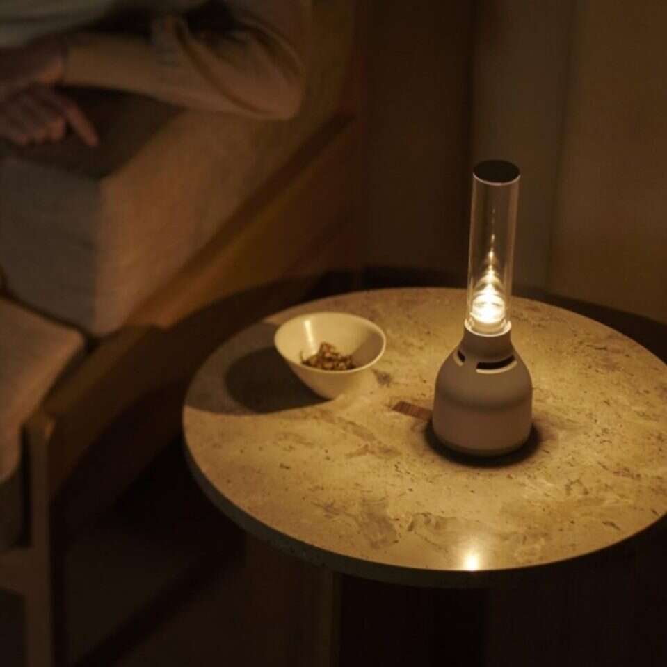 Sztuczna świeca Sony LSPX-S3, hybryda lampki i głośnika, Sztuczna świeca Sony