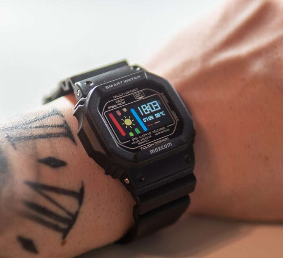 Test Maxcom FW22 Classic. Prawie Casio za mniej niż 100 zł