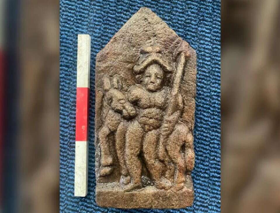 Obok wału Hadriana znaleziono nietypową rzeźbę. Kim jest ten nagi mężczyzna?