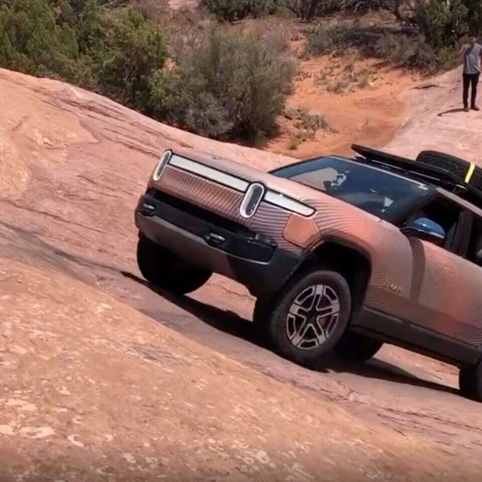 Elektryczny SUV Rivian R1S, Elektryczny SUV Rivian, Rivian R1S, elektryczny R1S