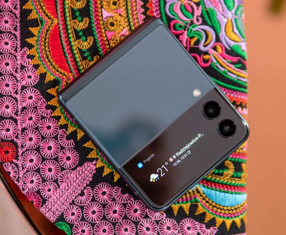 Samsung Galaxy Z Flip3 zadebiutował. Poznajcie jego cenę i specyfikacje