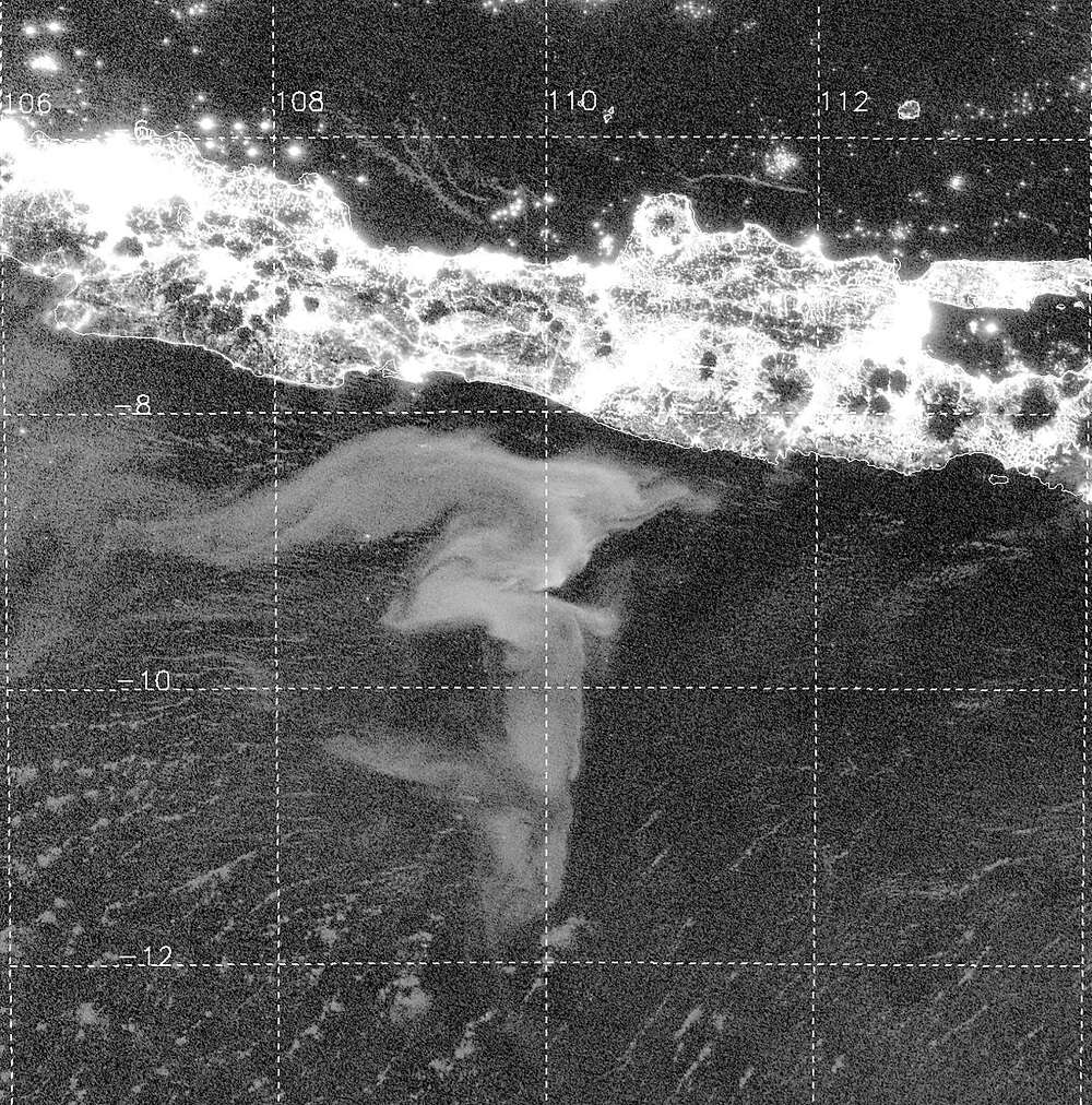 Oceany rozświetla bioluminescencja, a satelity ukazują to zjawisko z kosmosu