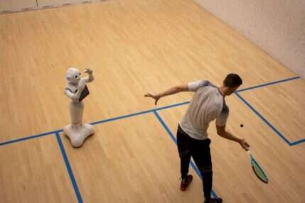 robotyczny trener squasha, robot trener