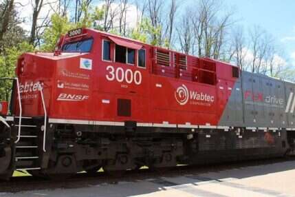 elektryczną ciężką lokomotywę towarową, Wabtec sprzedał pierwszą elektryczną, ciężką lokomotywę towarową z akumulatorami