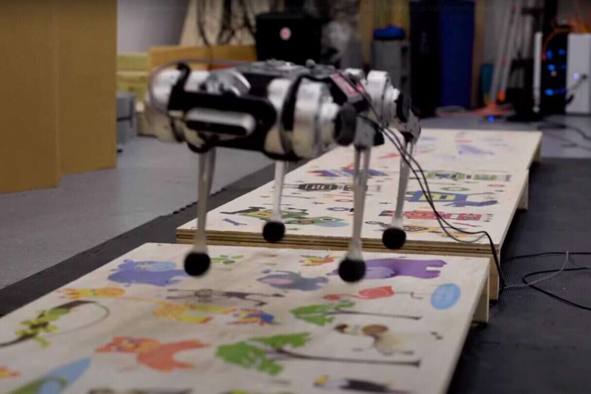 skaczącego czworonożnego robota z MIT, czworonożnego robota z MIT