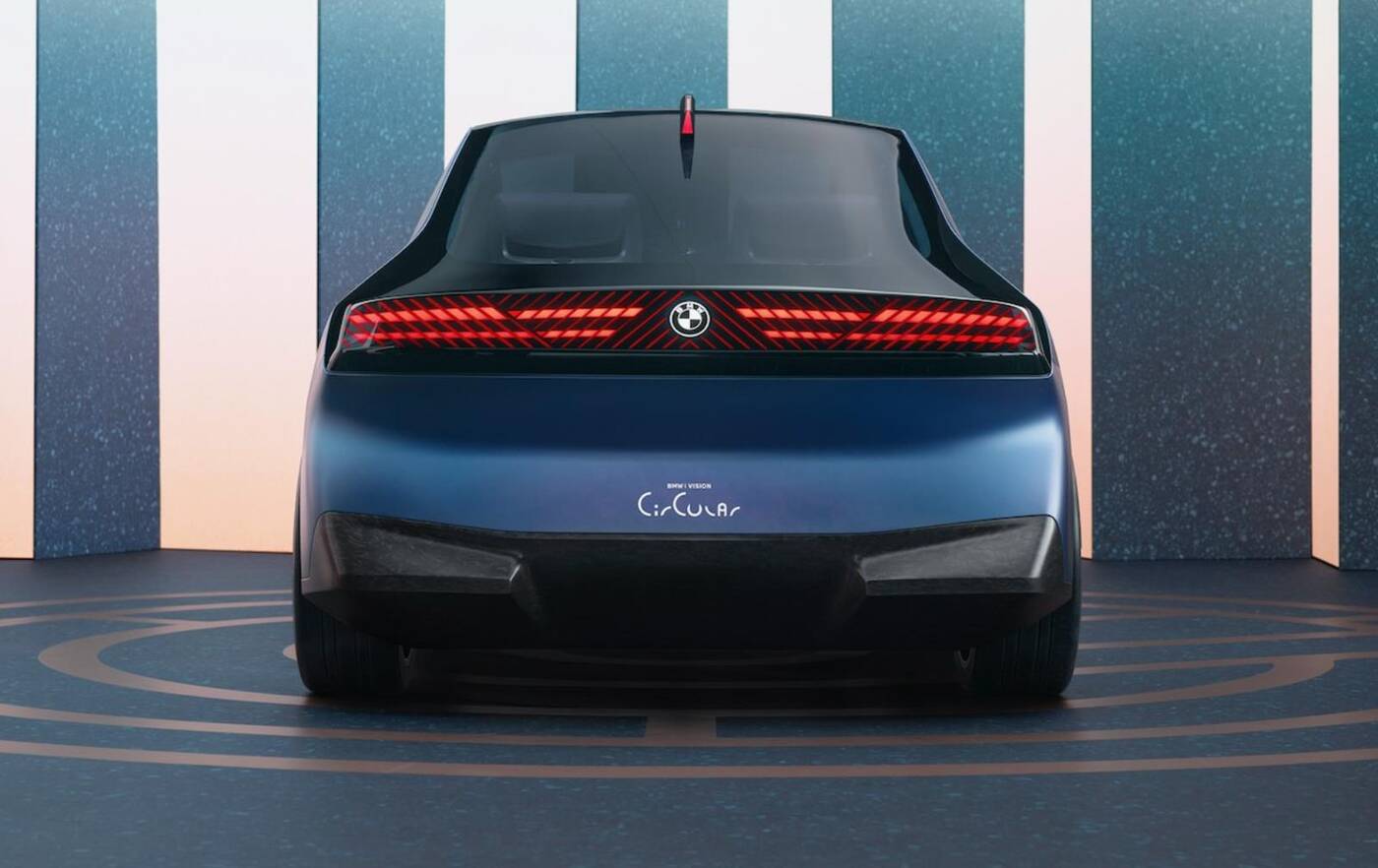 Wizja BMW na 2040 rok. Oto BWM i Vision Circular, w którym deska rozdzielcza to dzieło sztuki