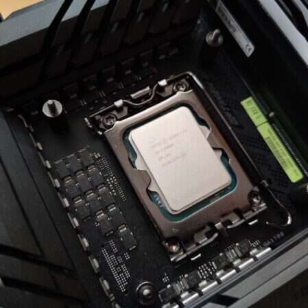 Intel Core i9-12900K z pamięciami DDR5