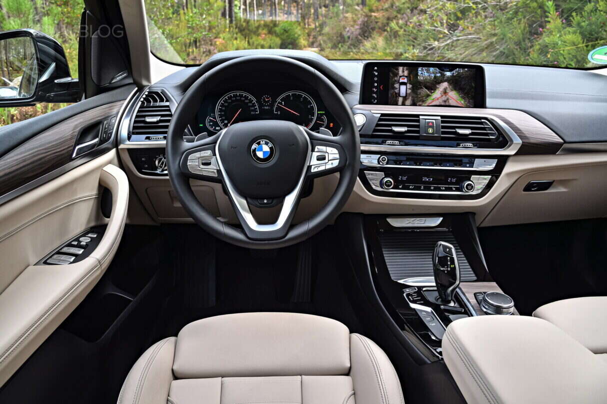 Niektóre modele BMW stracą funkcje ekranu dotykowego. Dlaczego?