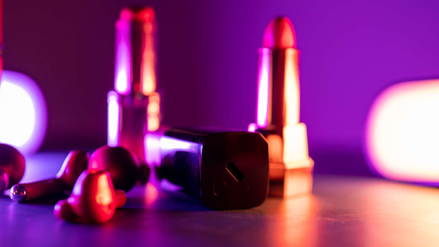 Huawei FreeBuds Lipstick to więcej niż słuchawki. To elegancki dodatek stylizacji