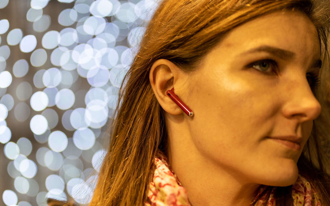 Huawei FreeBuds Lipstick to więcej niż słuchawki. To elegancki dodatek stylizacji
