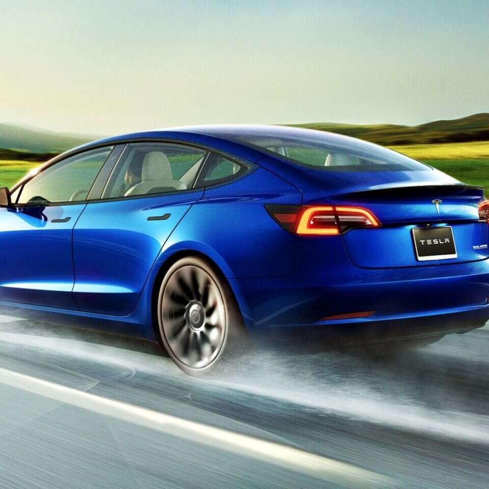 AMD Ryzen obniżył zasięg Modelu 3, Tesla porzuciła układy Intela, Ryzen obniżył zasięg Modelu 3