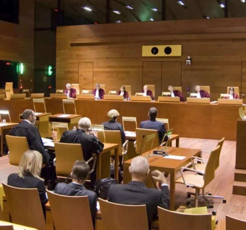 Intel nie musi płacić kary, praktyki monopolowe przeciw AMD, Intel, AMD