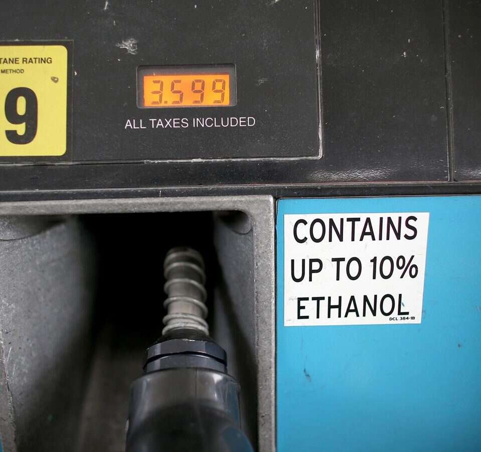 Etanol w benzynie obniża emisje CO2, Etanol w benzynie