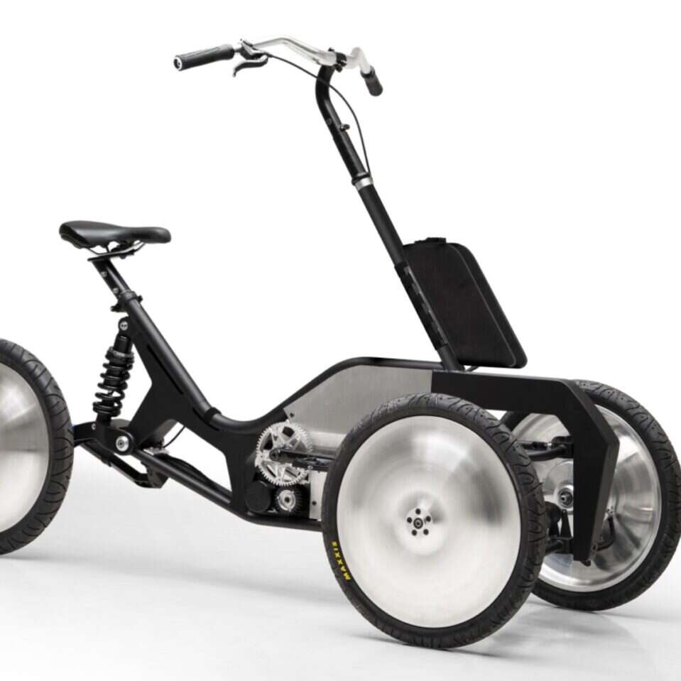 trójkołowcu Arcimoto MLM, Arcimoto MLM,