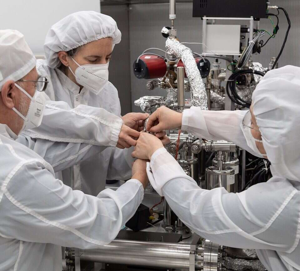 Księżycowa próbka sprzed 50 lat otwarta przez NASA. Ma pomóc w realizacji programu Artemis