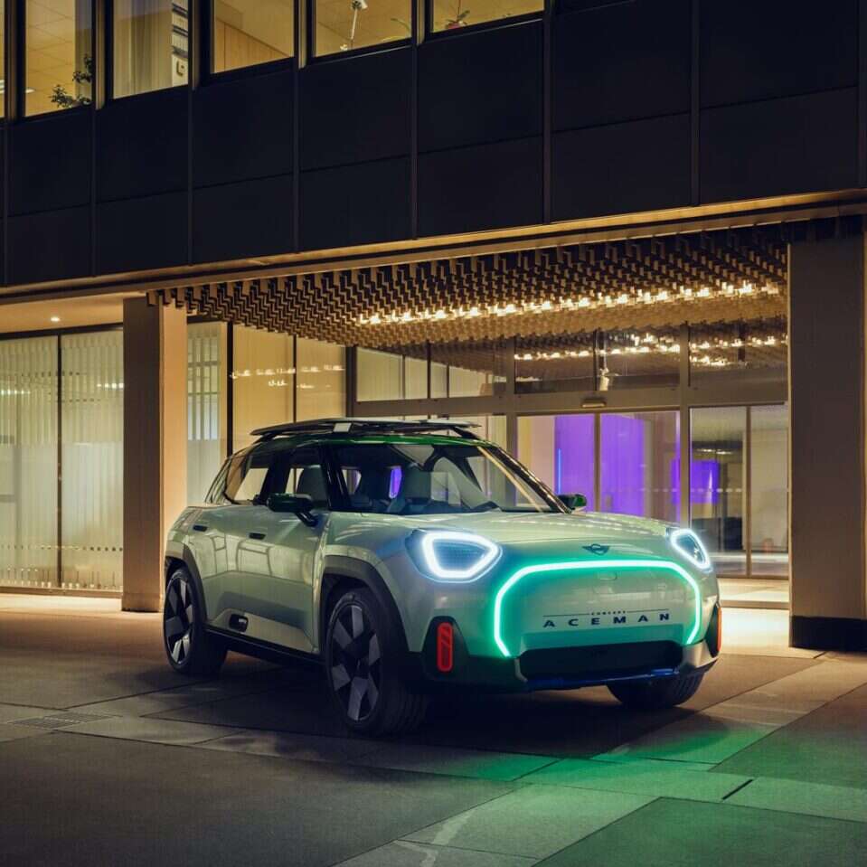 MINI pokazało swoją przyszłość, elektryczny crossover Aceman,