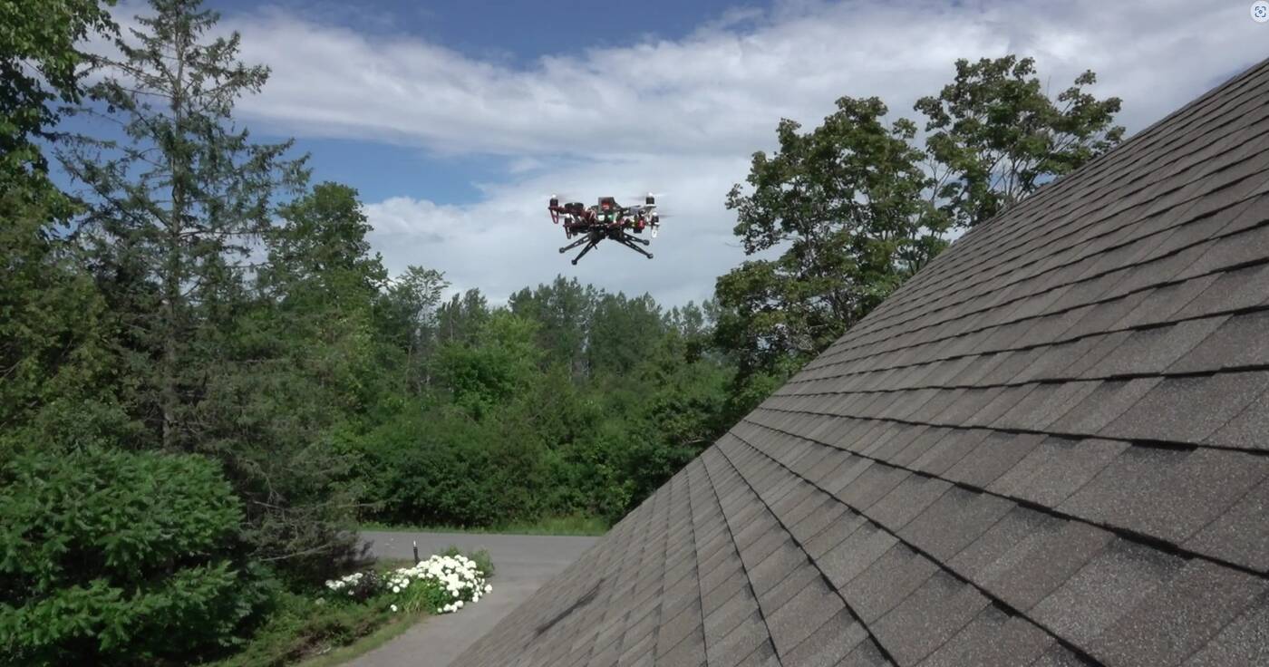 problem dronów z lądowaniem,