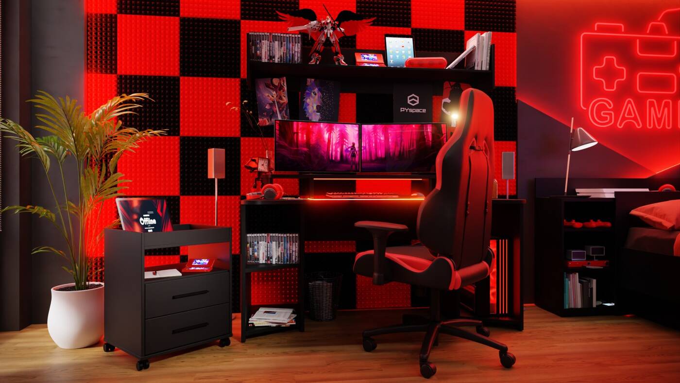 czerwone krzesło gamingowe w pokoju koło komputera