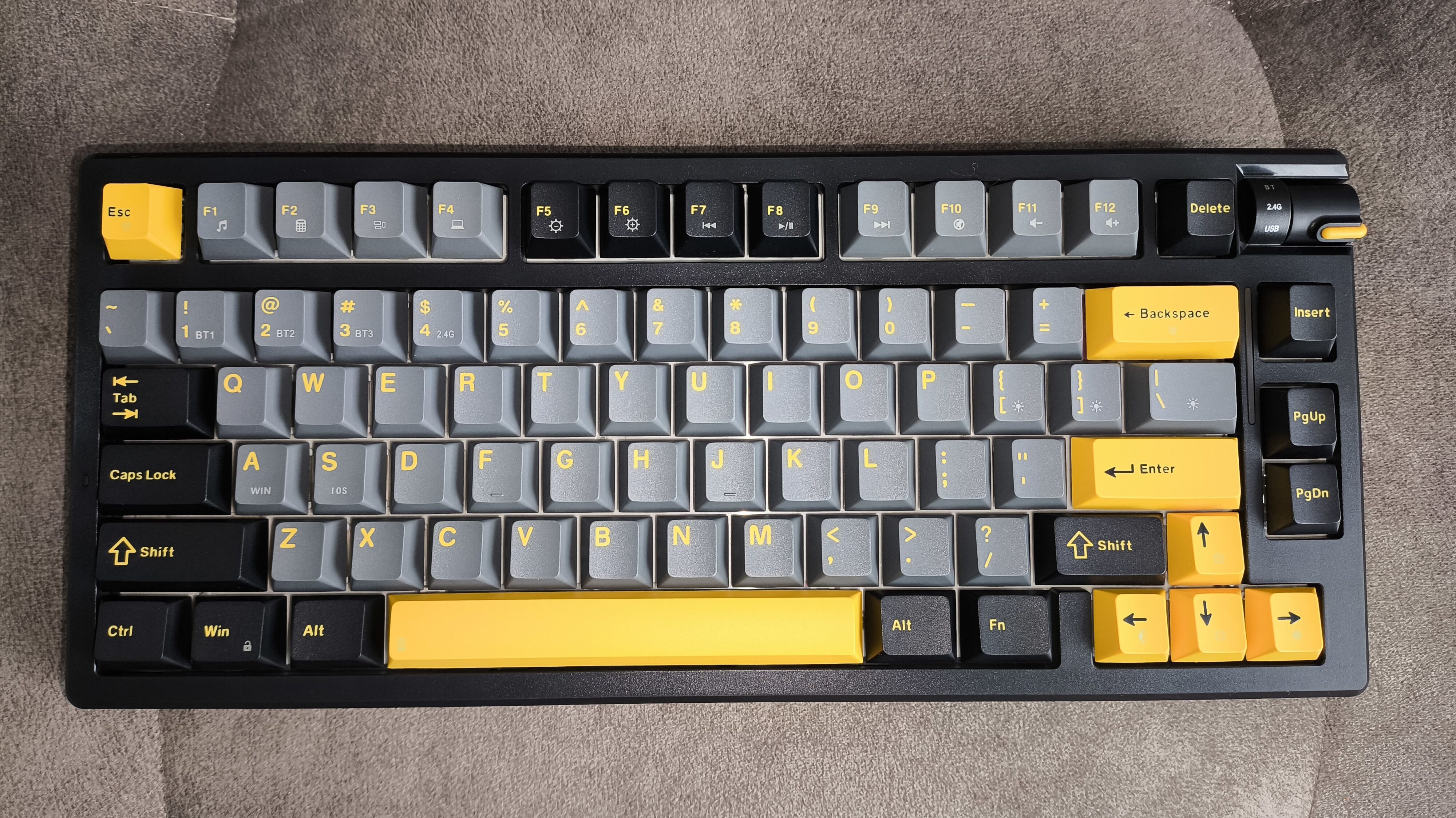 Marvo KG598W Meqa 80W - test klawiatury. Kolorowo, dobrze i tanio