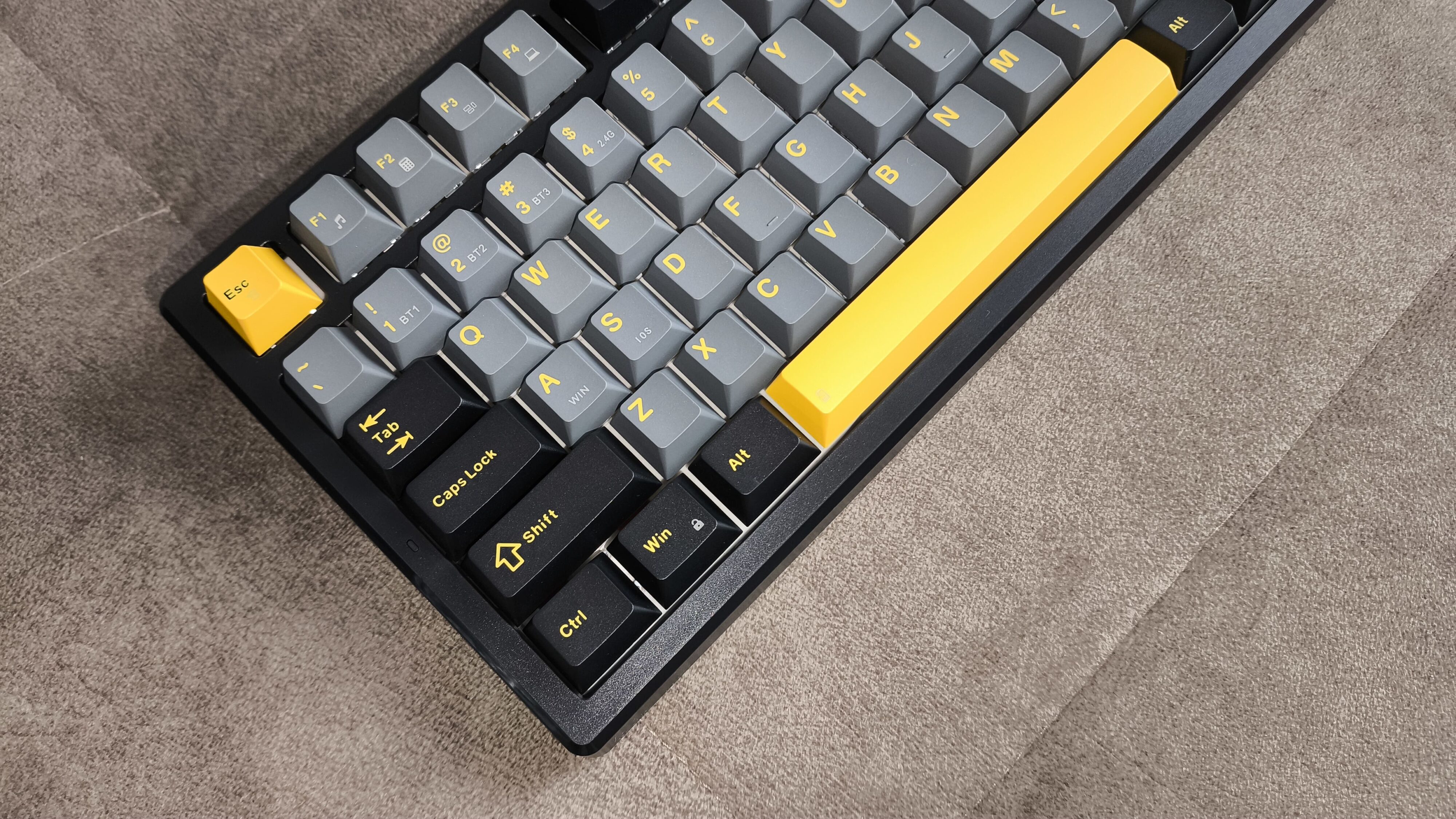 Marvo KG598W Meqa 80W - test klawiatury. Kolorowo, dobrze i tanio