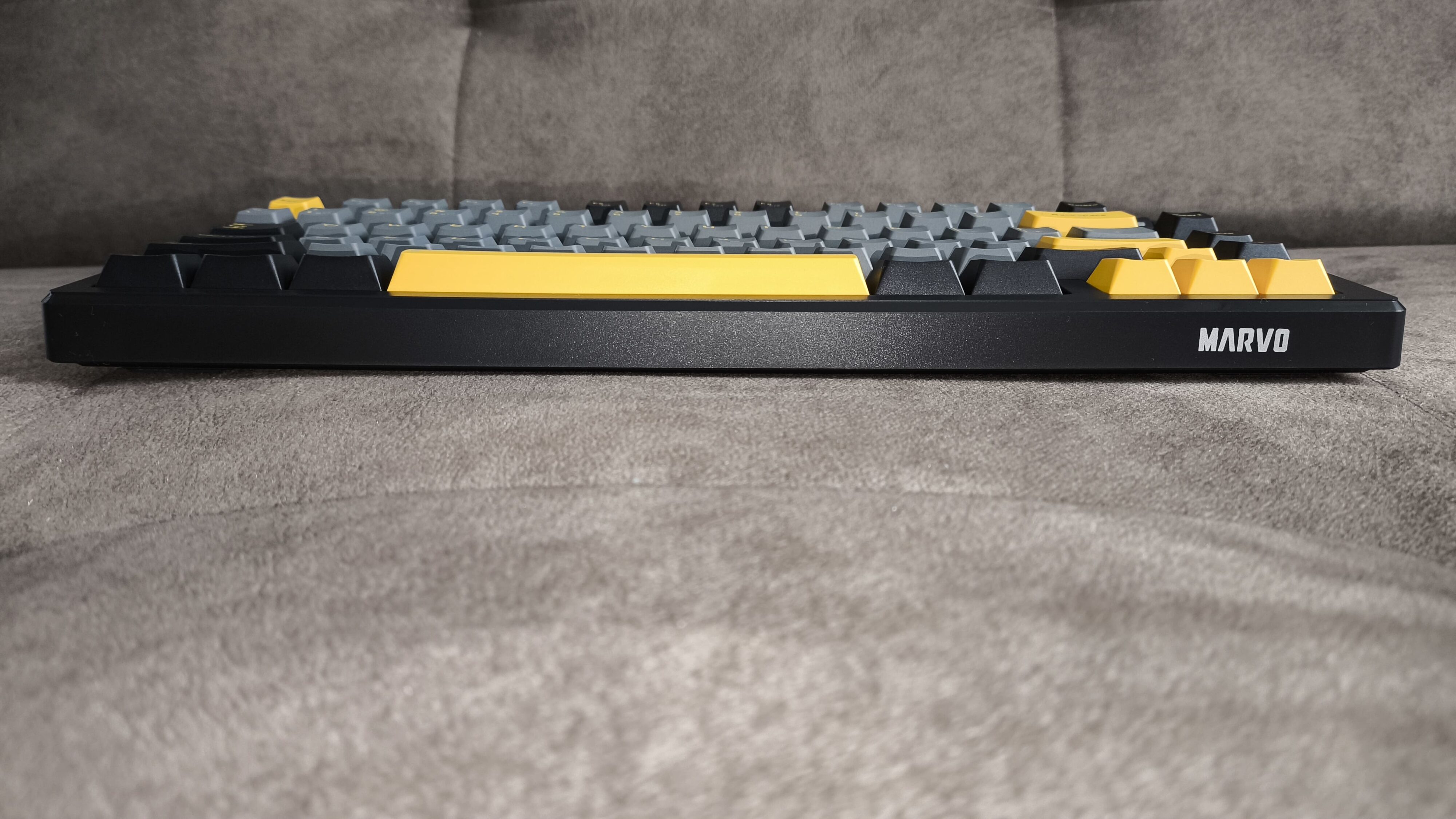 Marvo KG598W Meqa 80W - test klawiatury. Kolorowo, dobrze i tanio