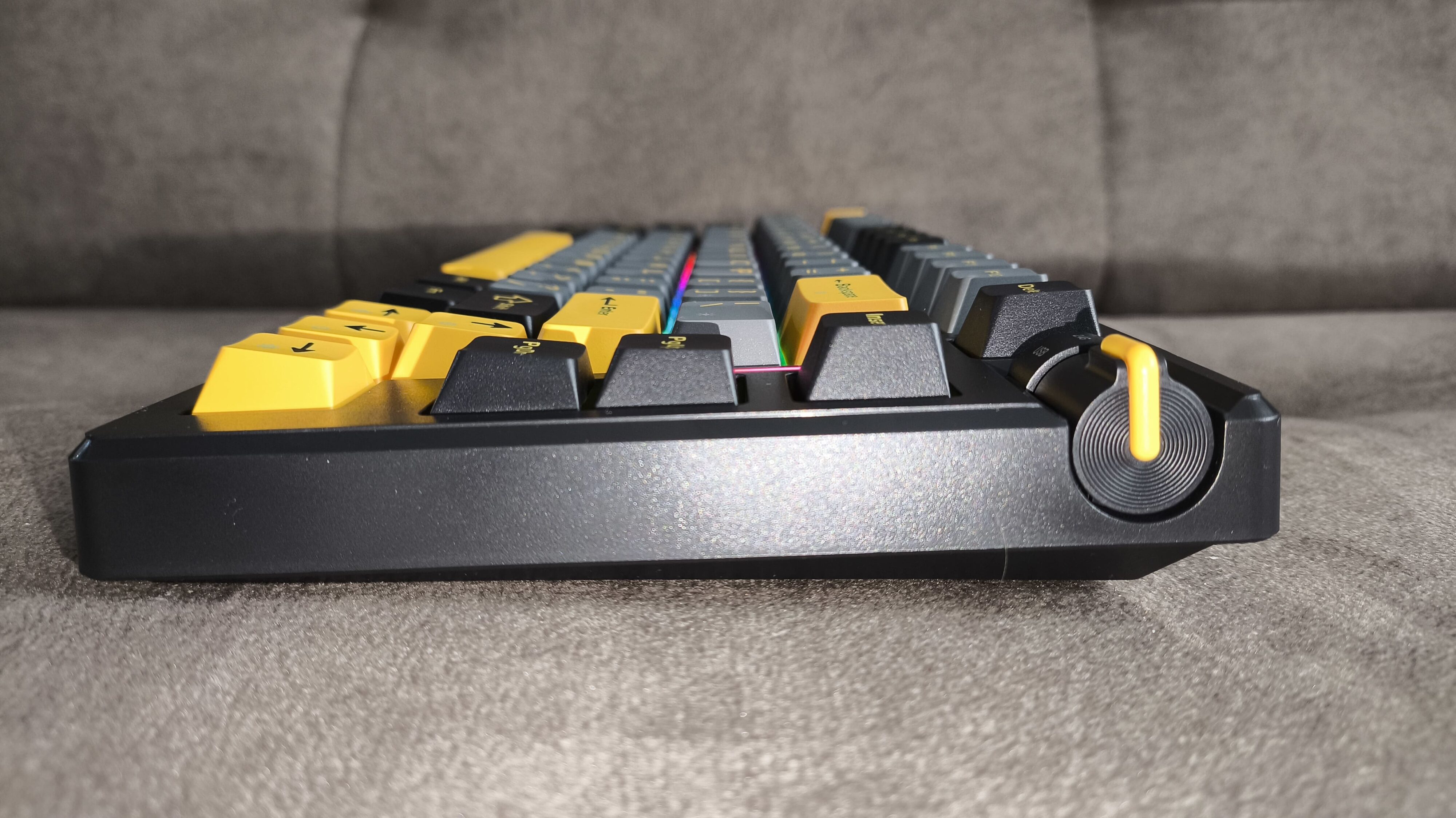 Marvo KG598W Meqa 80W - test klawiatury. Kolorowo, dobrze i tanio