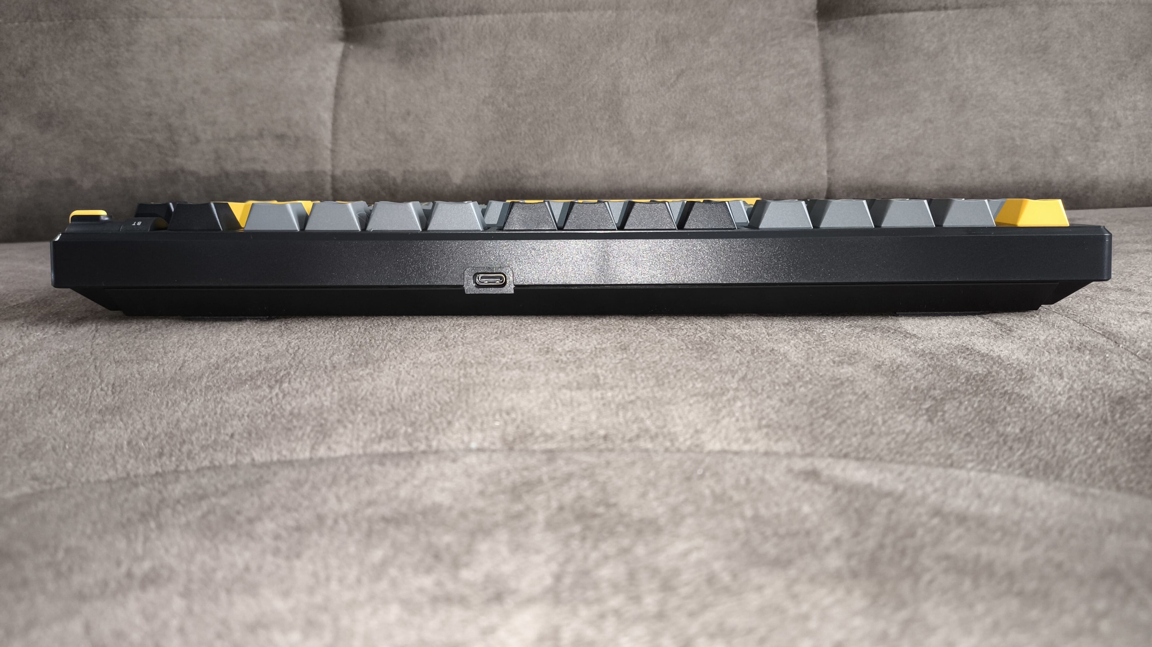 Marvo KG598W Meqa 80W - test klawiatury. Kolorowo, dobrze i tanio