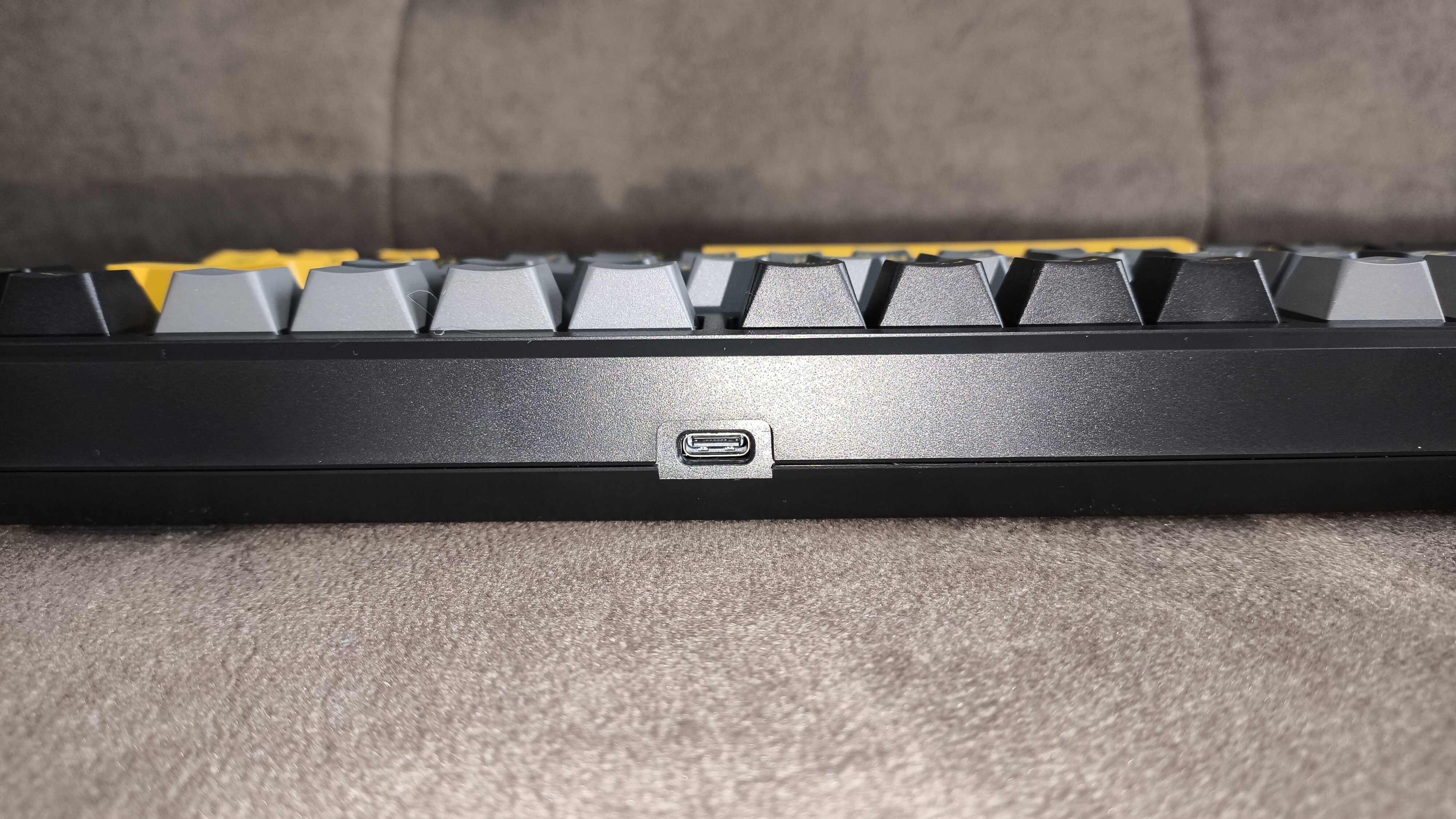 Marvo KG598W Meqa 80W - test klawiatury. Kolorowo, dobrze i tanio