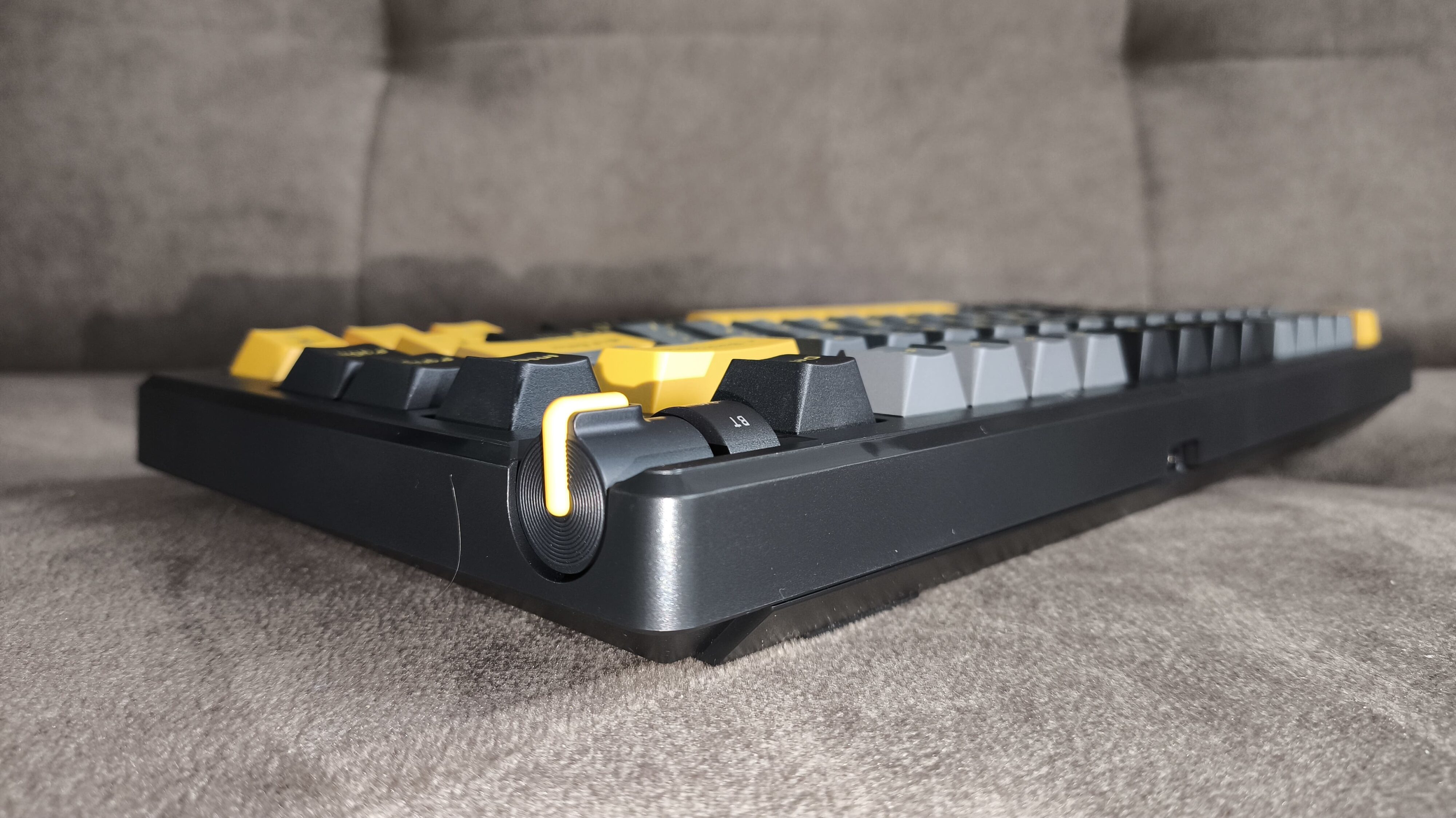 Marvo KG598W Meqa 80W - test klawiatury. Kolorowo, dobrze i tanio