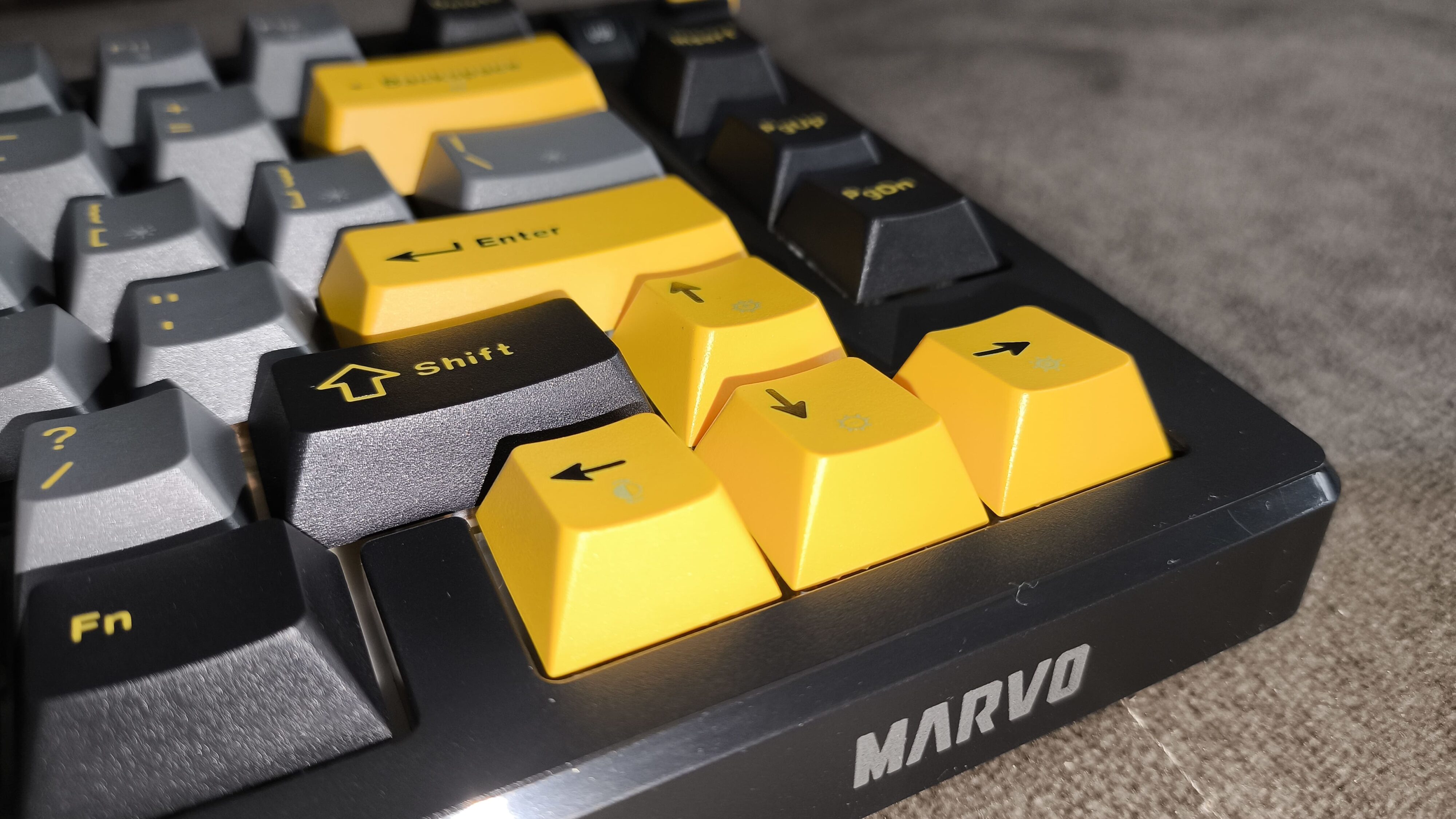 Marvo KG598W Meqa 80W - test klawiatury. Kolorowo, dobrze i tanio