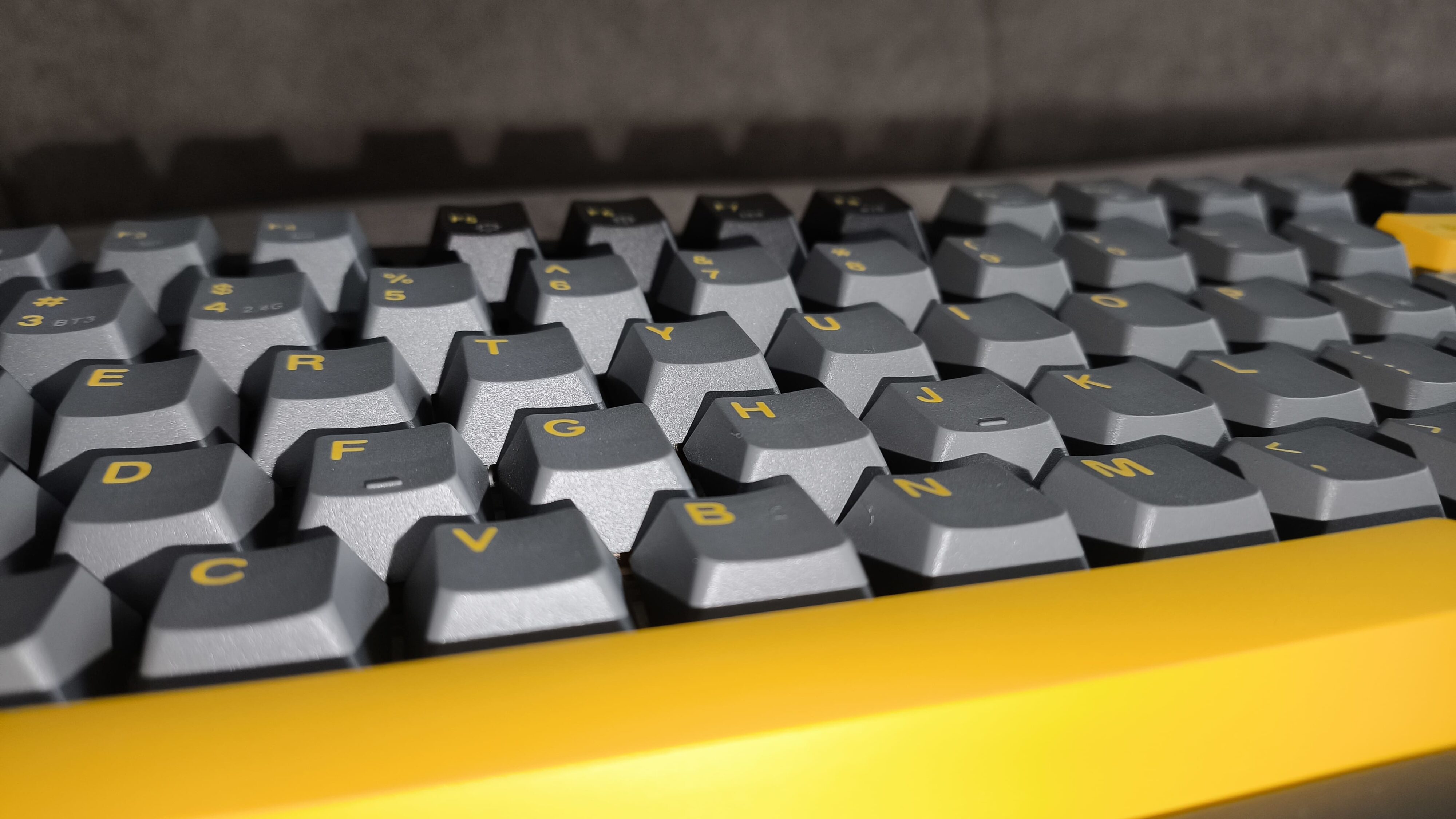 Marvo KG598W Meqa 80W - test klawiatury. Kolorowo, dobrze i tanio