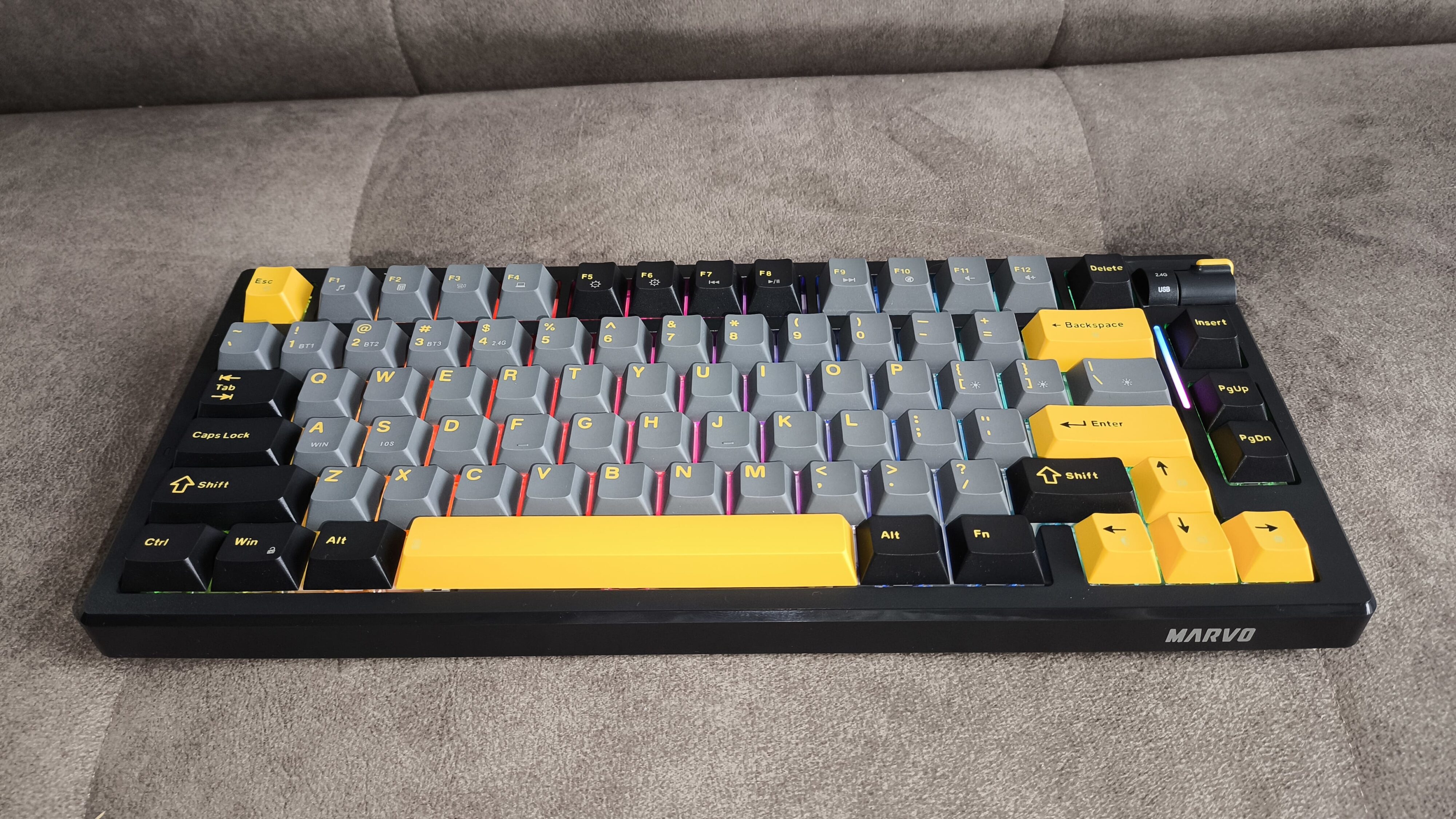 Marvo KG598W Meqa 80W - test klawiatury. Kolorowo, dobrze i tanio