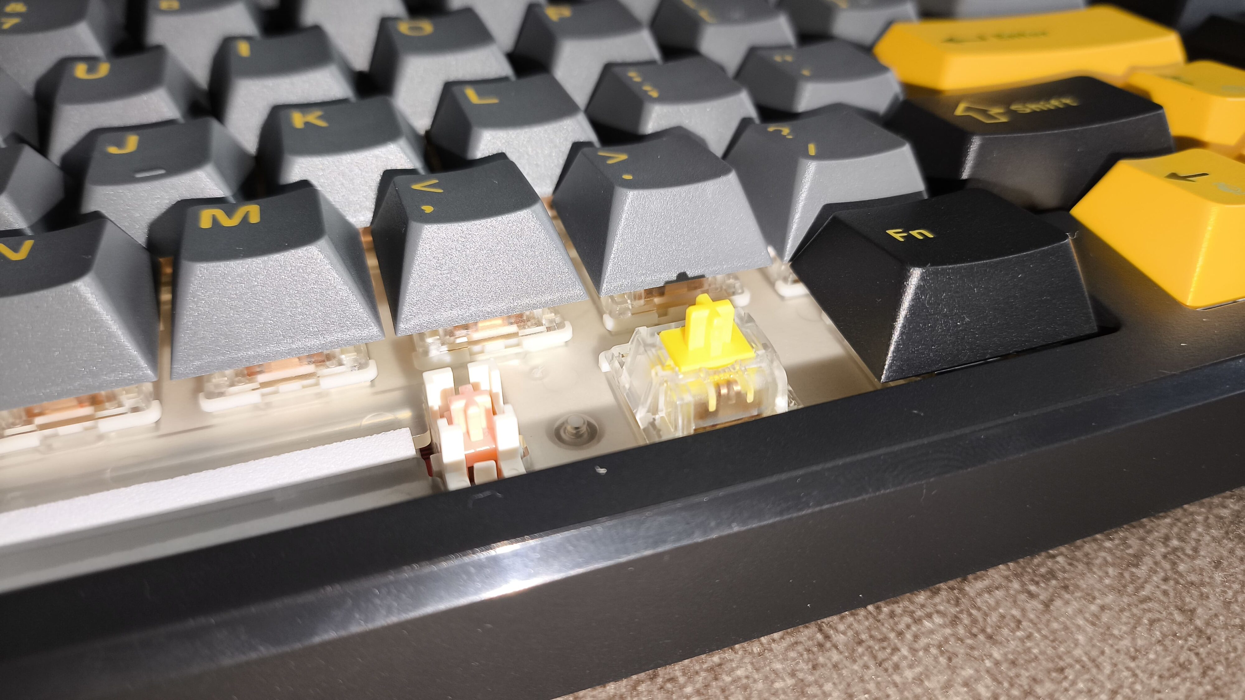 Marvo KG598W Meqa 80W - test klawiatury. Kolorowo, dobrze i tanio