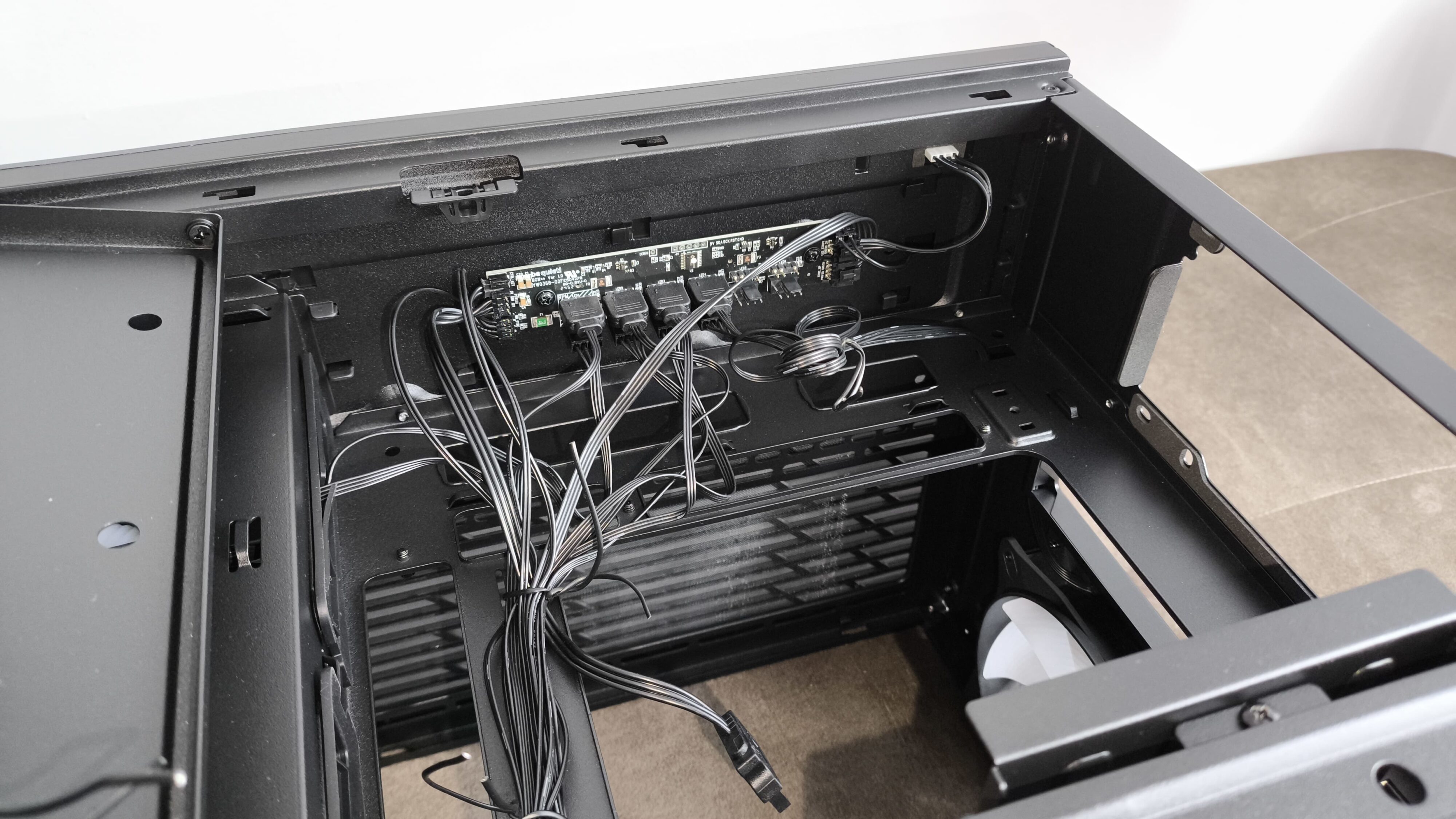 be quiet! Light Base 600 LX - test obudowy. Postaw ją sobie jak Ci się spodoba