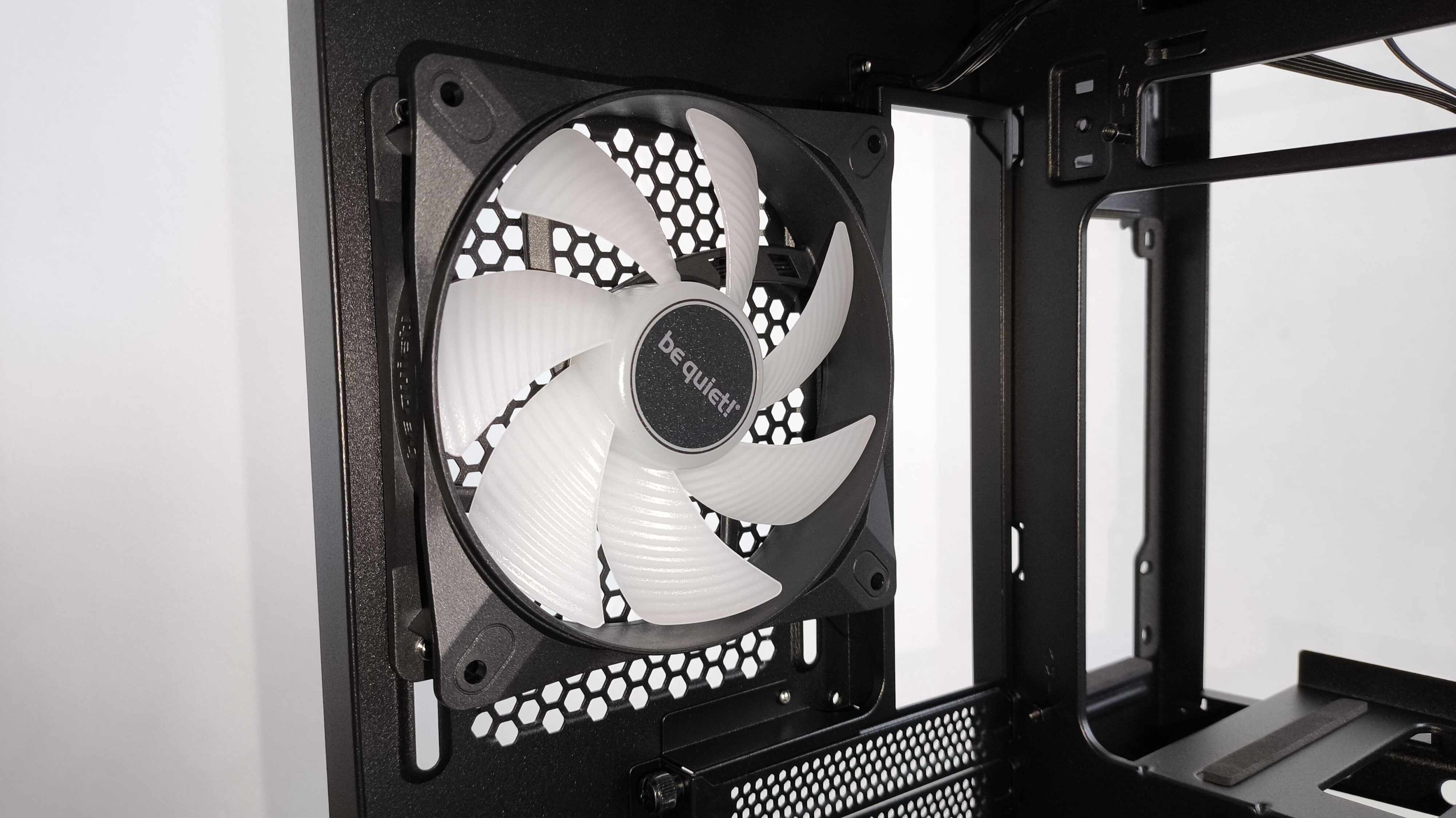 be quiet! Light Base 600 LX - test obudowy. Postaw ją sobie jak Ci się spodoba