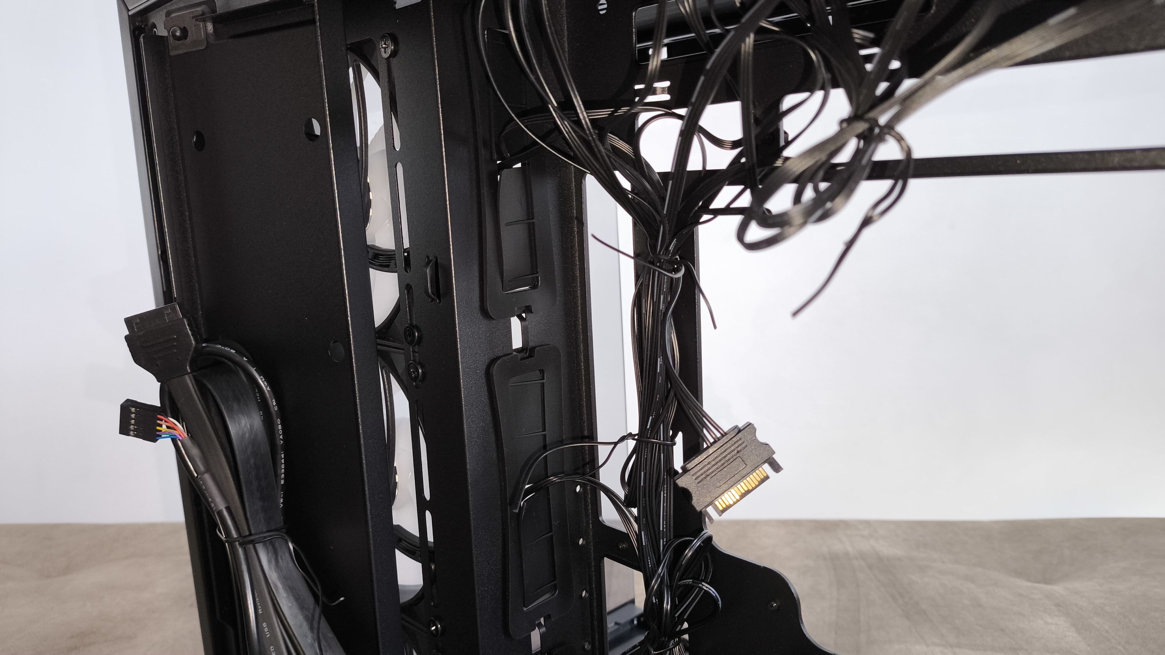 be quiet! Light Base 600 LX - test obudowy. Postaw ją sobie jak Ci się spodoba