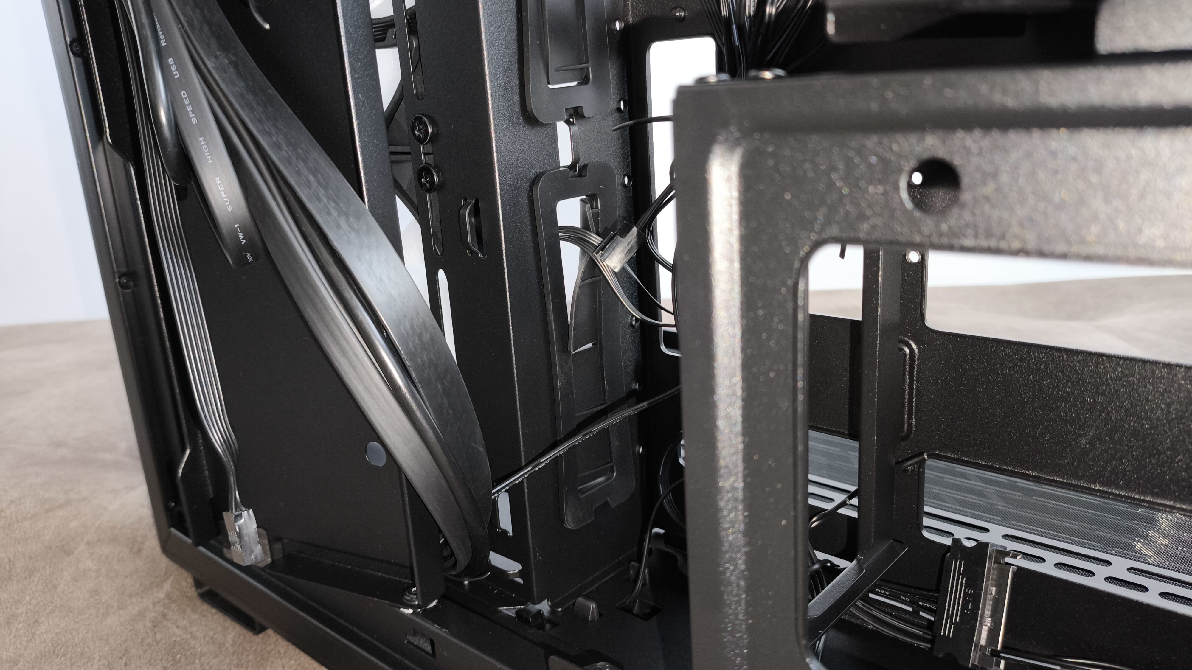 be quiet! Light Base 600 LX - test obudowy. Postaw ją sobie jak Ci się spodoba