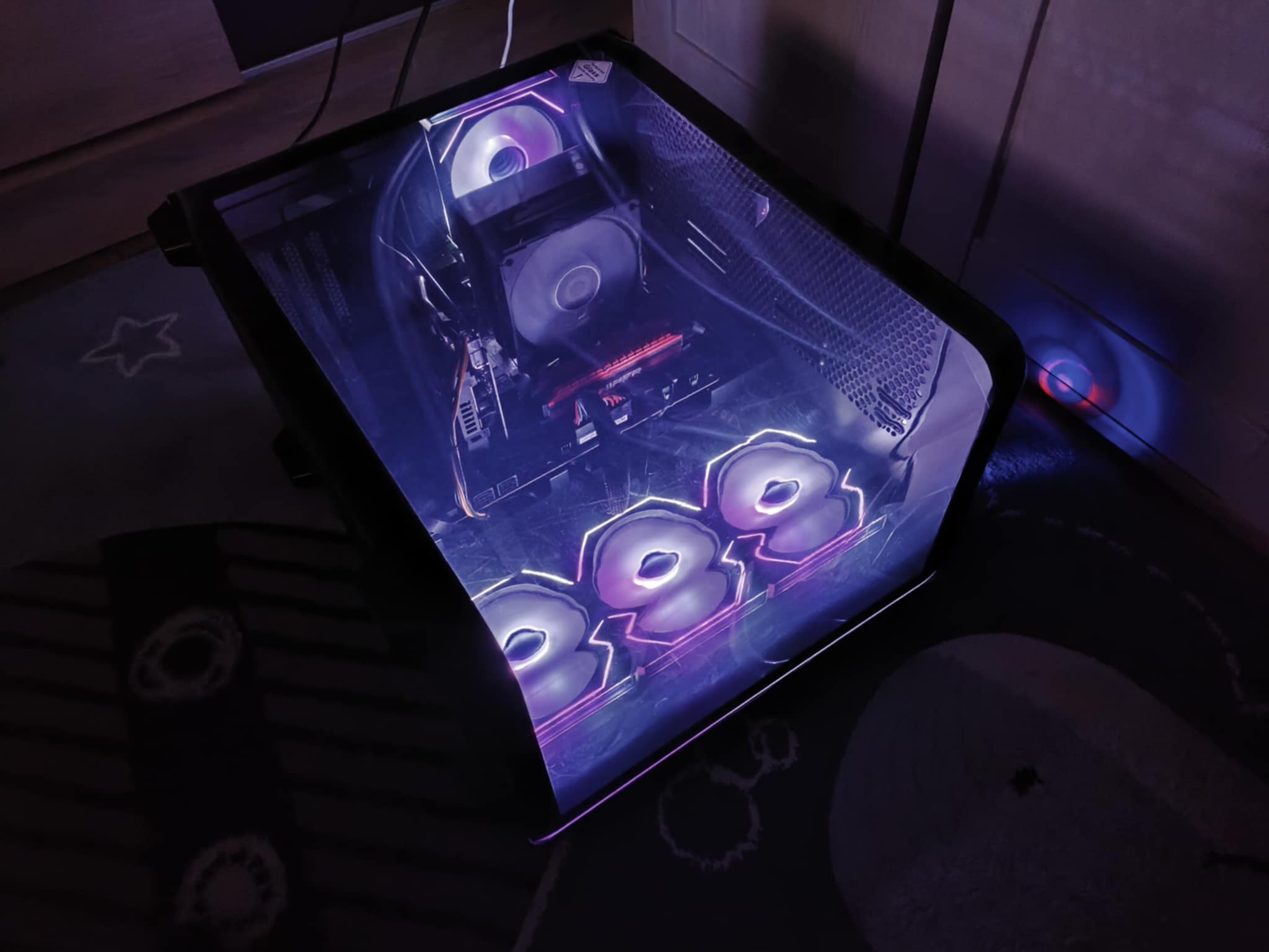 FSP M580 - test obudowy z zakrzywionym szkłem, które spodoba się każdemu!