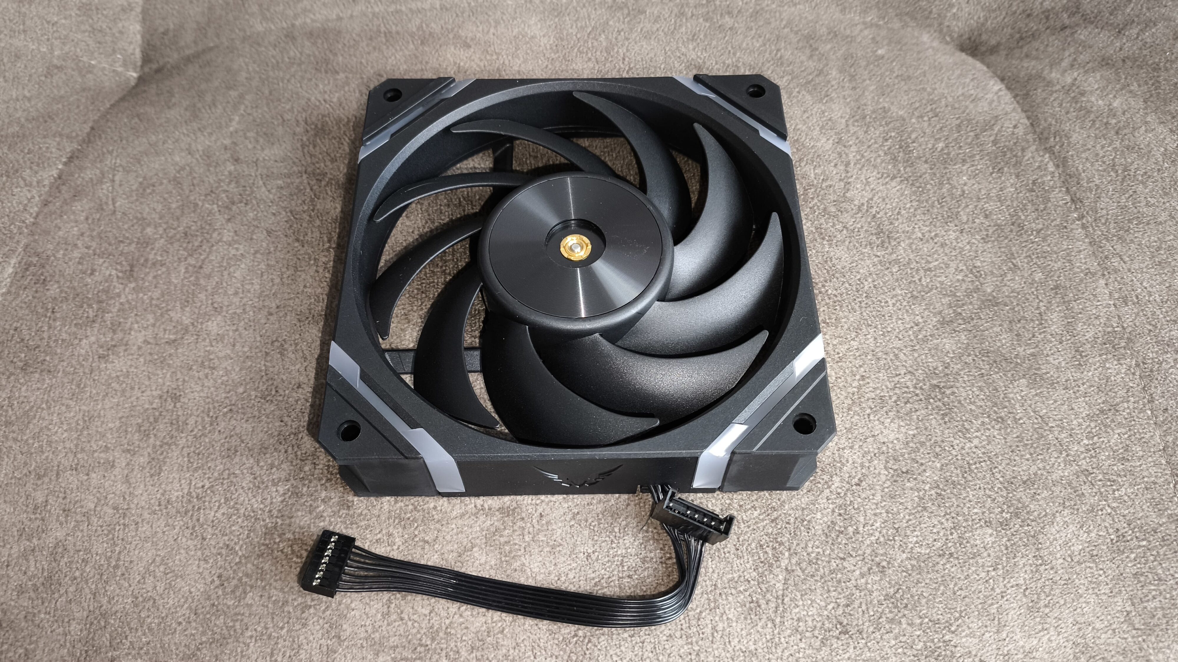 Valkyrie Dragonfang 360 Black ARGB / Valkyrie V360 Lite - test dwóch chłodzeń AIO 360 mm. Stare odchodzi, nowe przychodzi