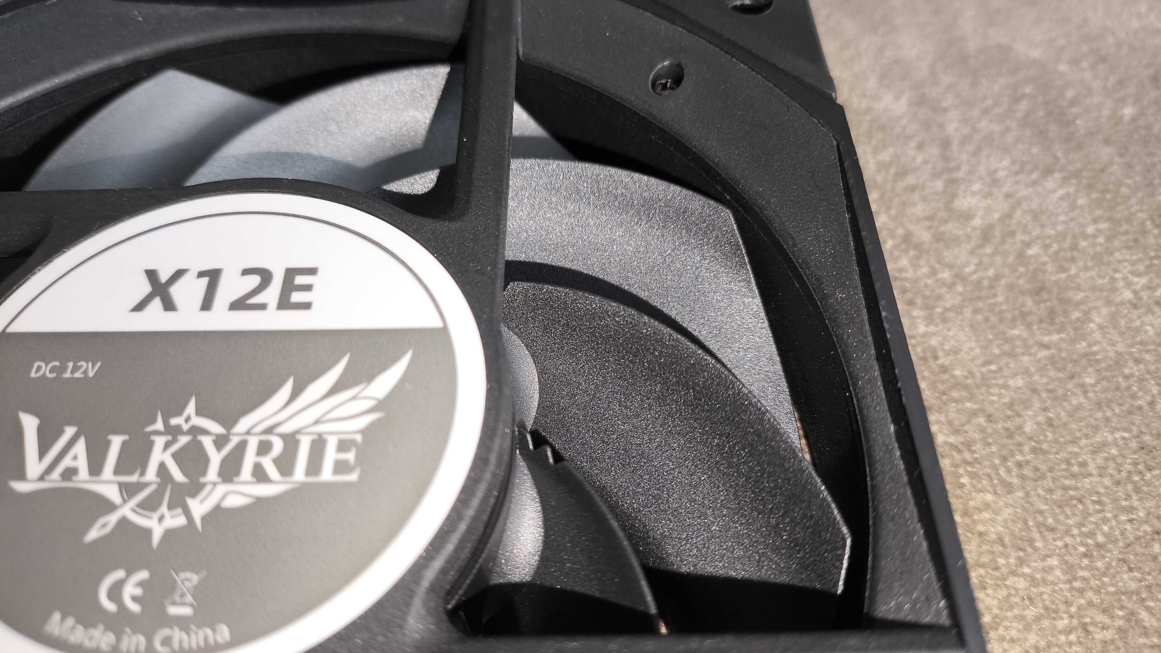 Valkyrie Dragonfang 360 Black ARGB / Valkyrie V360 Lite - test dwóch chłodzeń AIO 360 mm. Stare odchodzi, nowe przychodzi