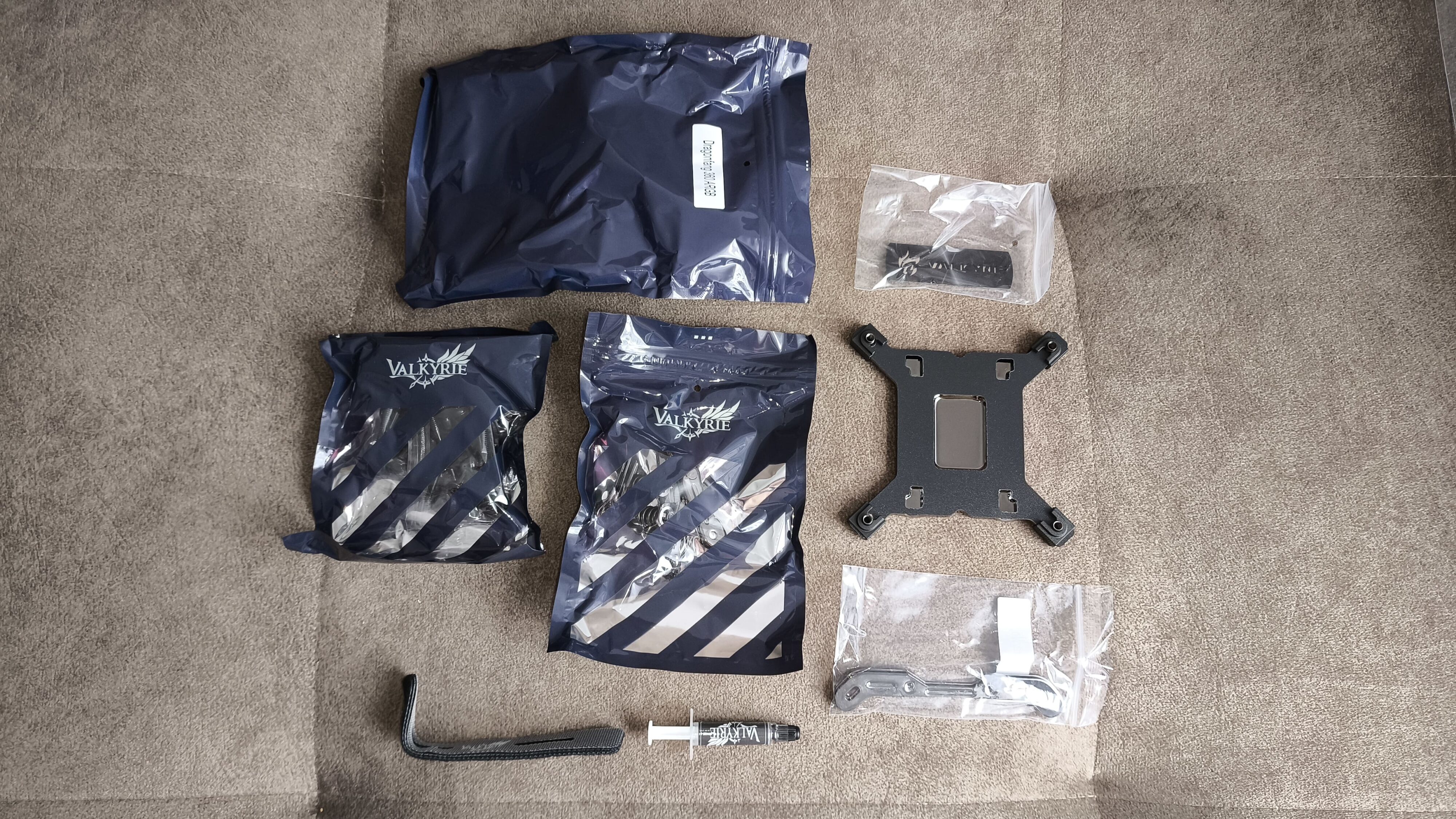 Valkyrie Dragonfang 360 Black ARGB / Valkyrie V360 Lite - test dwóch chłodzeń AIO 360 mm. Stare odchodzi, nowe przychodzi