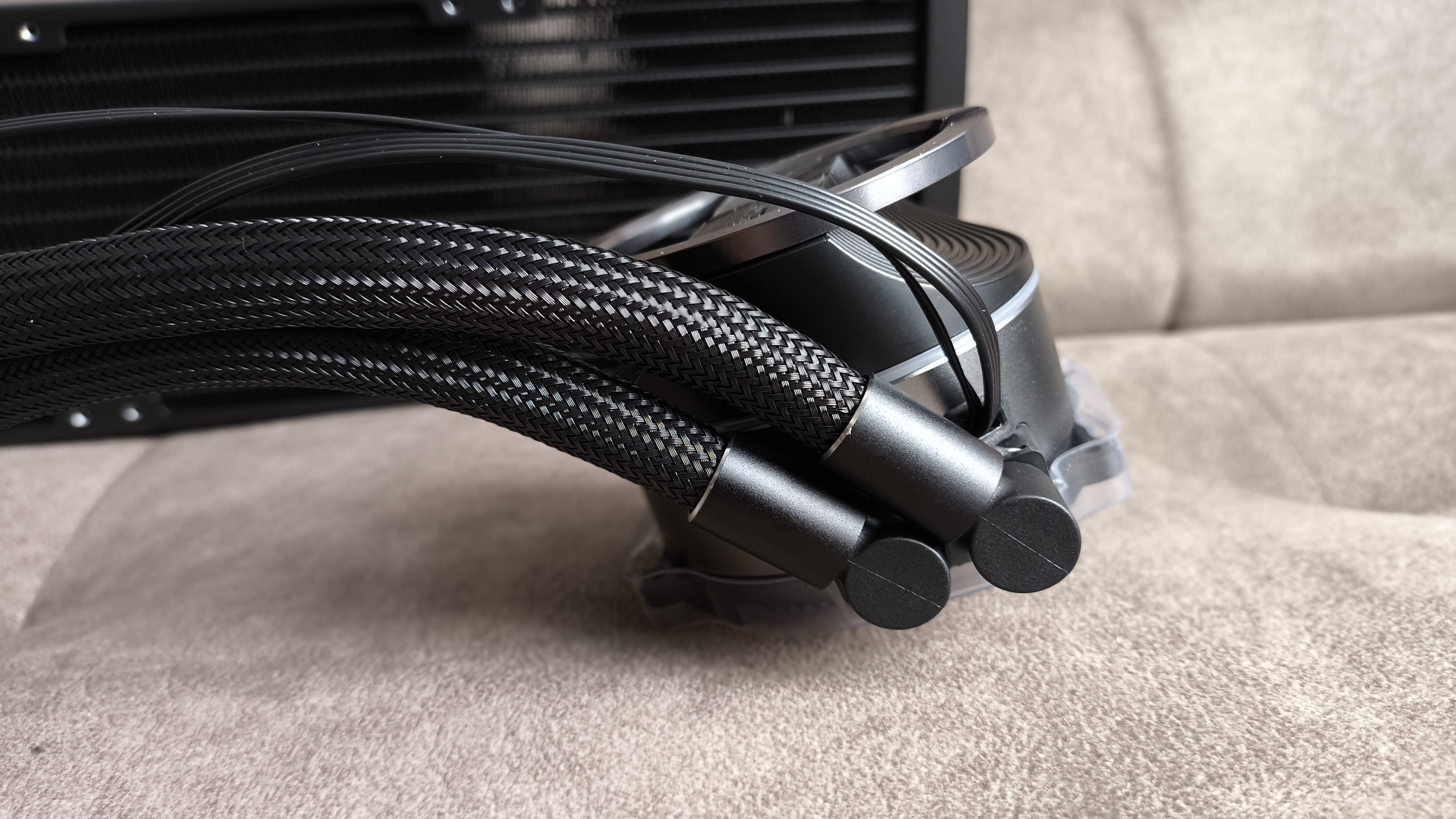 Valkyrie Dragonfang 360 Black ARGB / Valkyrie V360 Lite - test dwóch chłodzeń AIO 360 mm. Stare odchodzi, nowe przychodzi