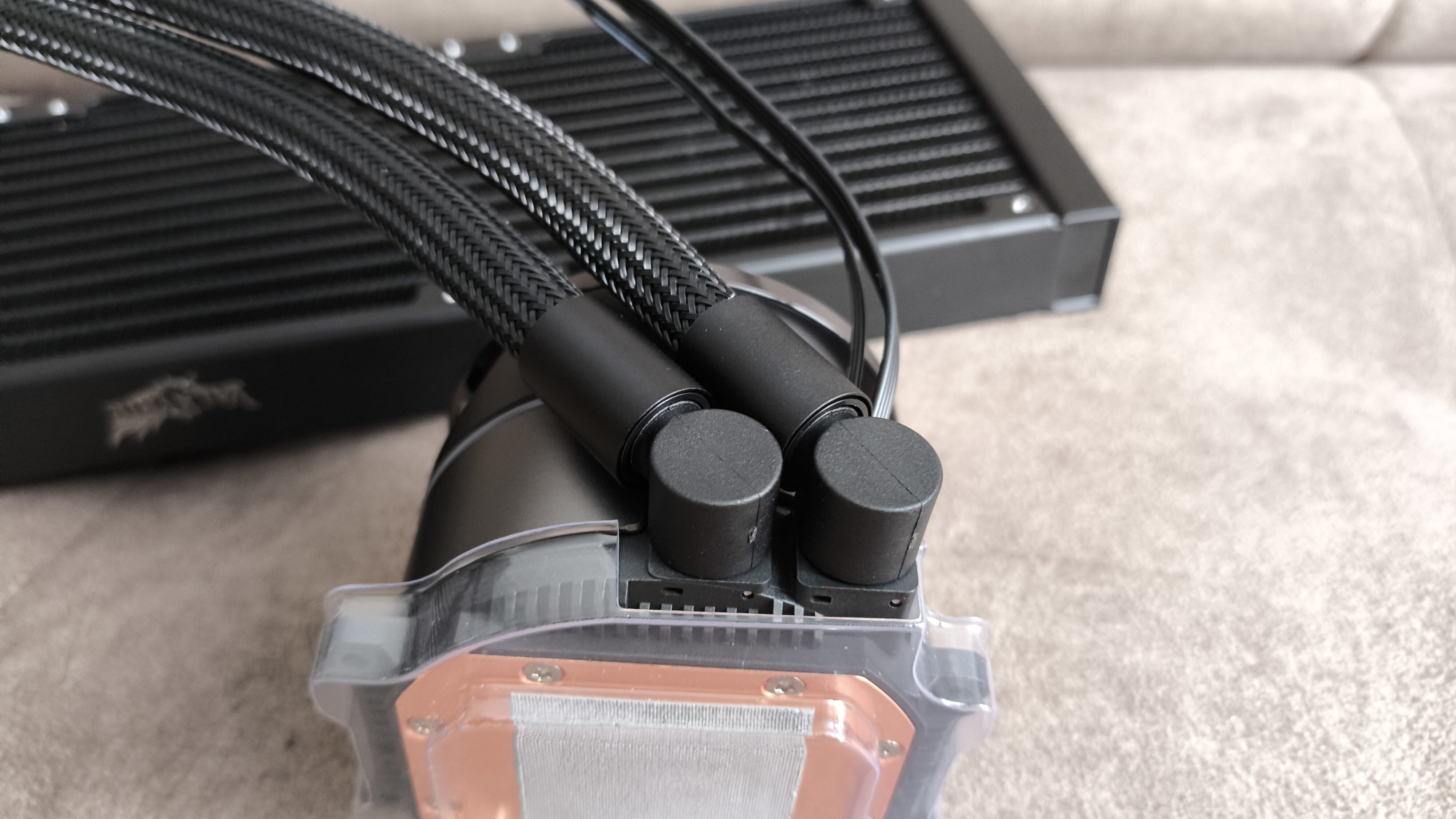 Valkyrie Dragonfang 360 Black ARGB / Valkyrie V360 Lite - test dwóch chłodzeń AIO 360 mm. Stare odchodzi, nowe przychodzi