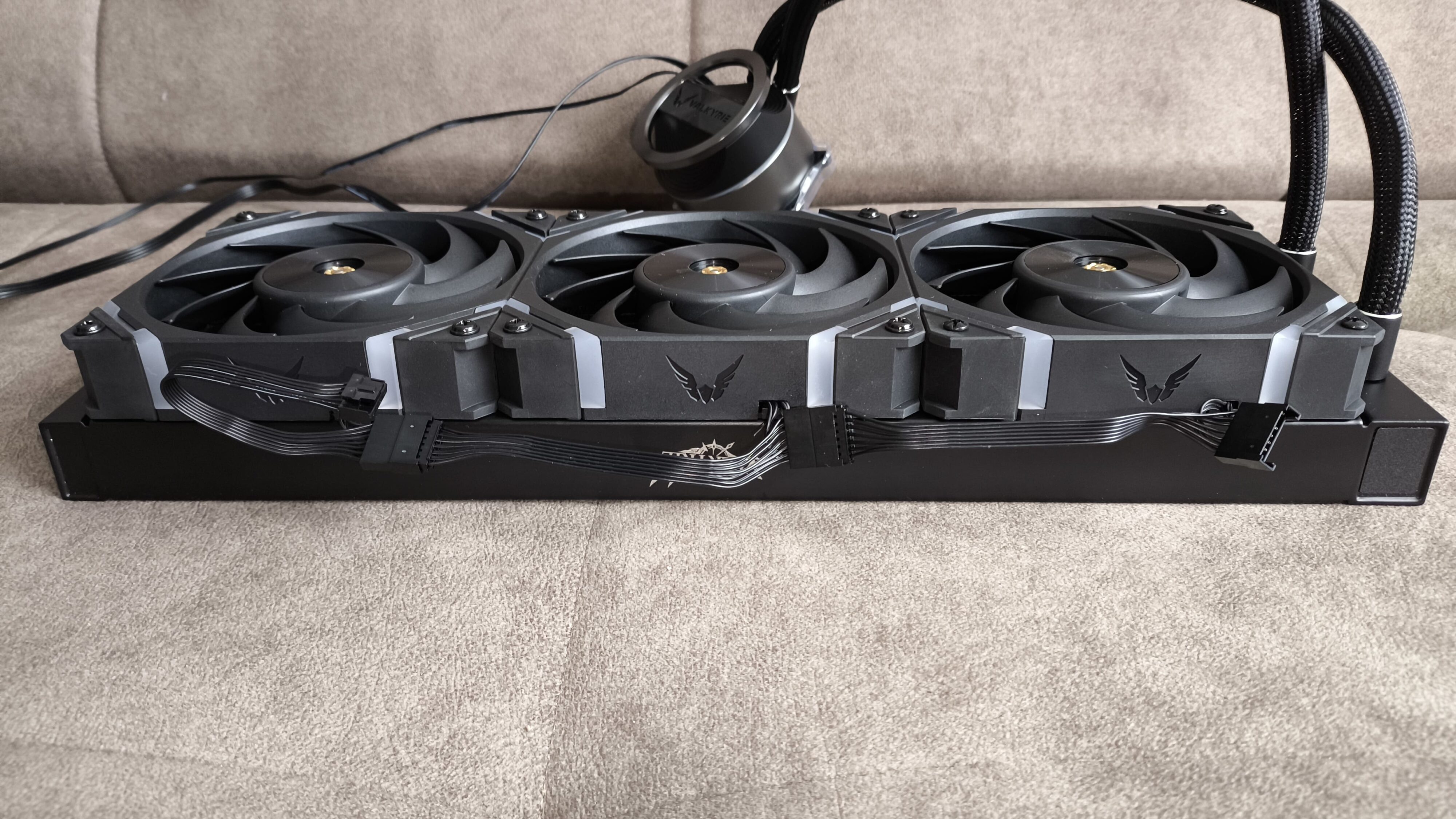 Valkyrie Dragonfang 360 Black ARGB / Valkyrie V360 Lite - test dwóch chłodzeń AIO 360 mm. Stare odchodzi, nowe przychodzi