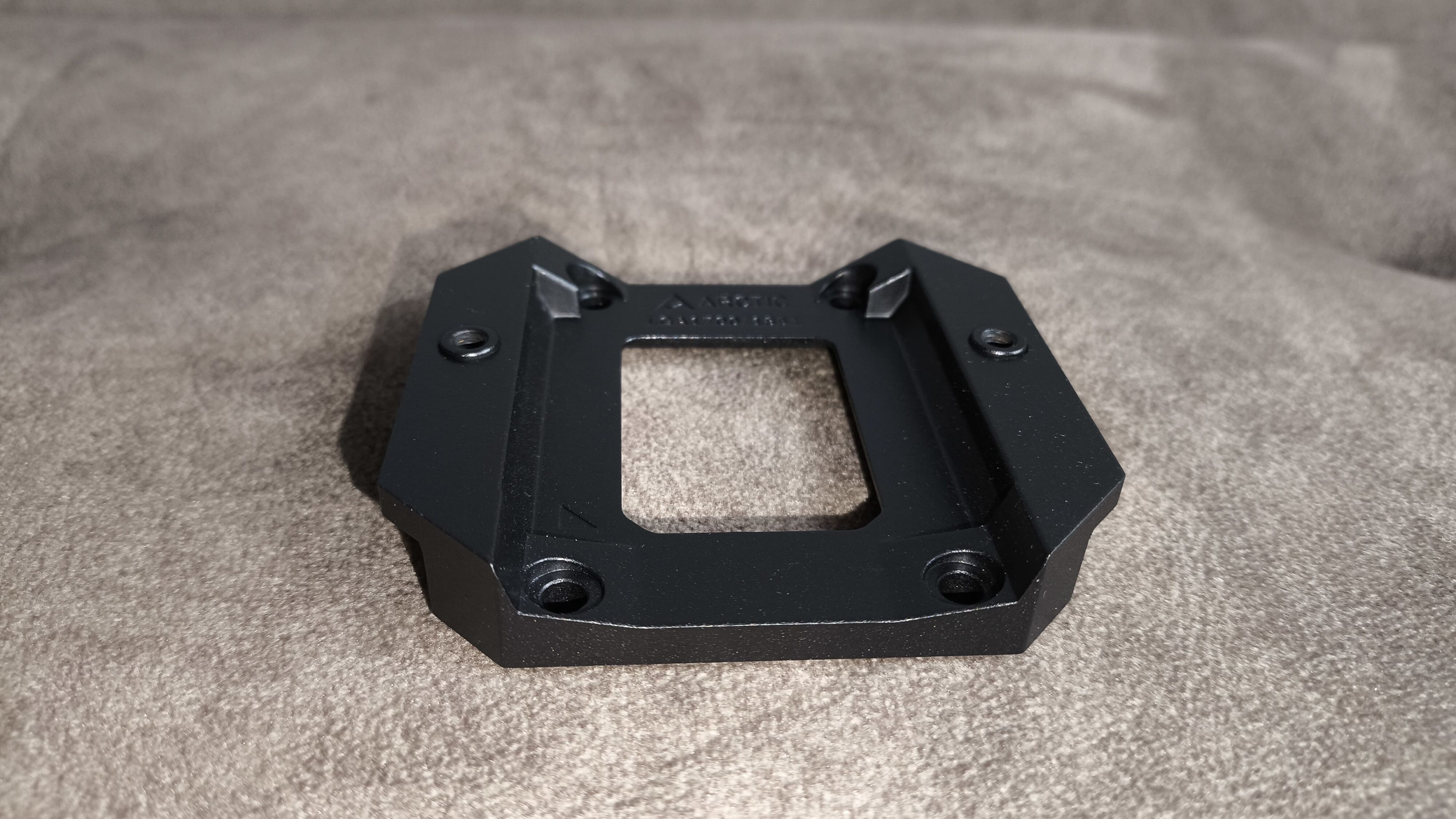 Arctic Liquid Freezer III Pro 360 - test chłodzenia AIO. Wydajnie, ale jednocześnie masakrycznie głośno