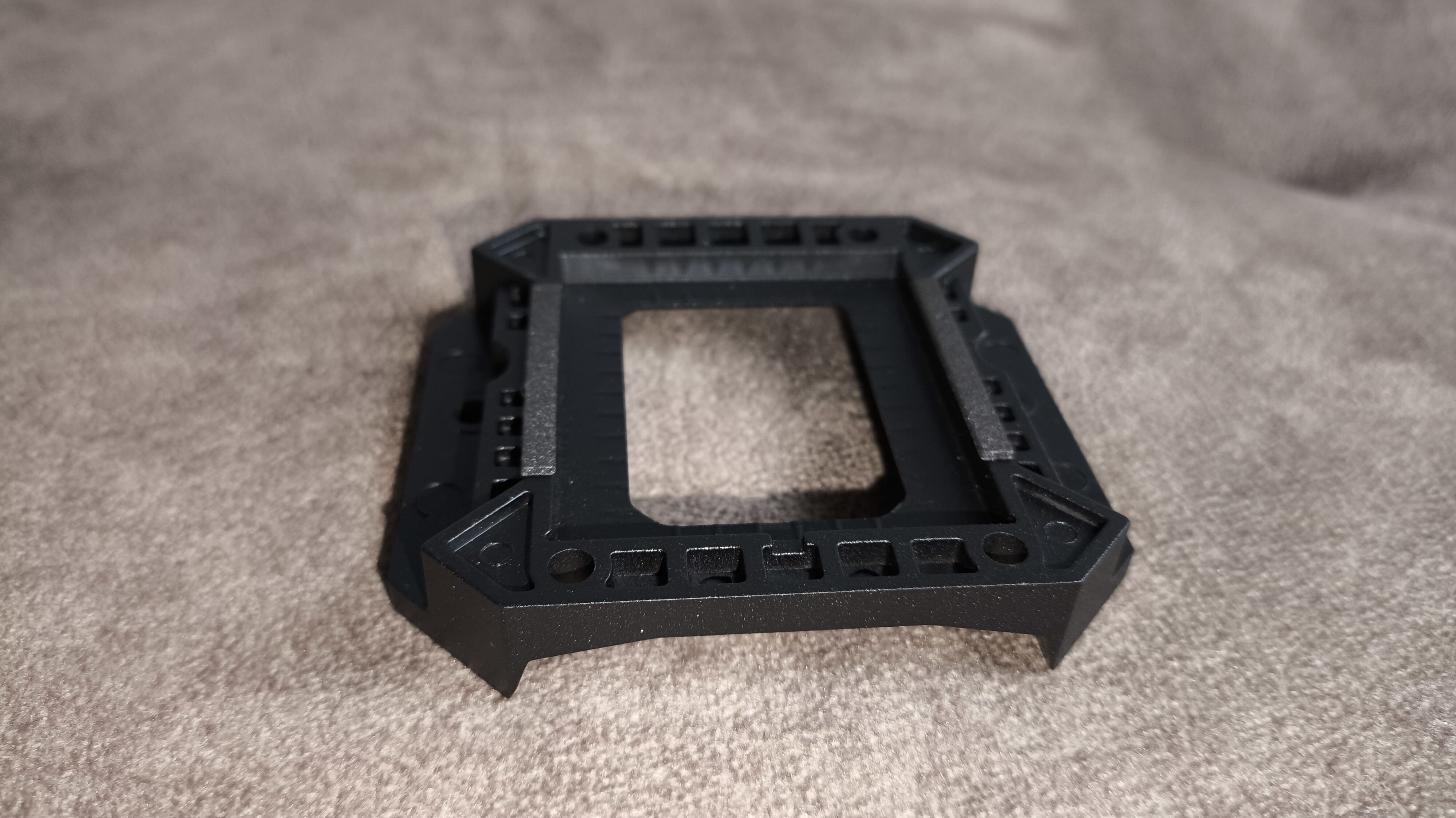 Arctic Liquid Freezer III Pro 360 - test chłodzenia AIO. Wydajnie, ale jednocześnie masakrycznie głośno